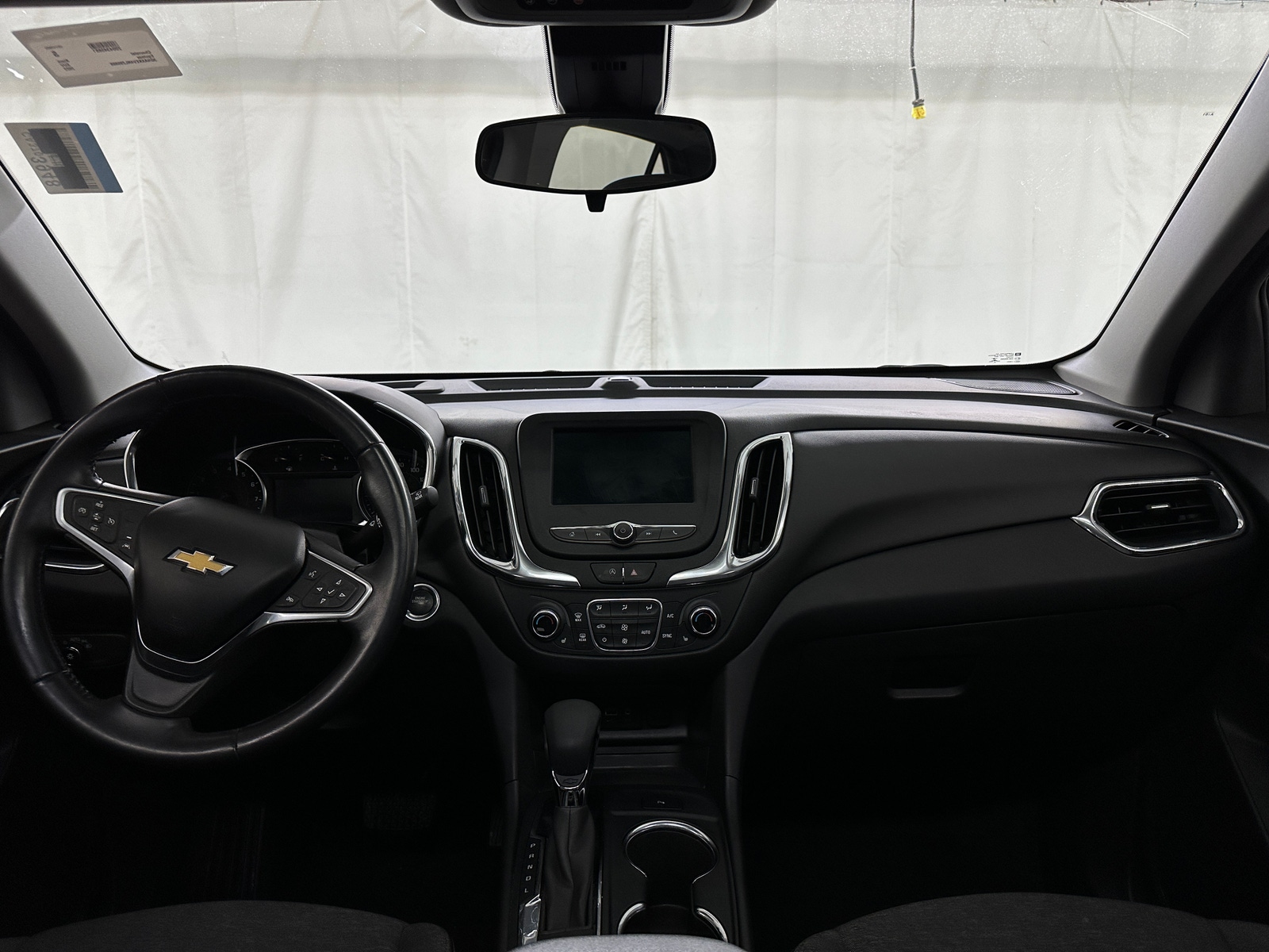 Thumbnail: 2022 Chevrolet Equinox - 3