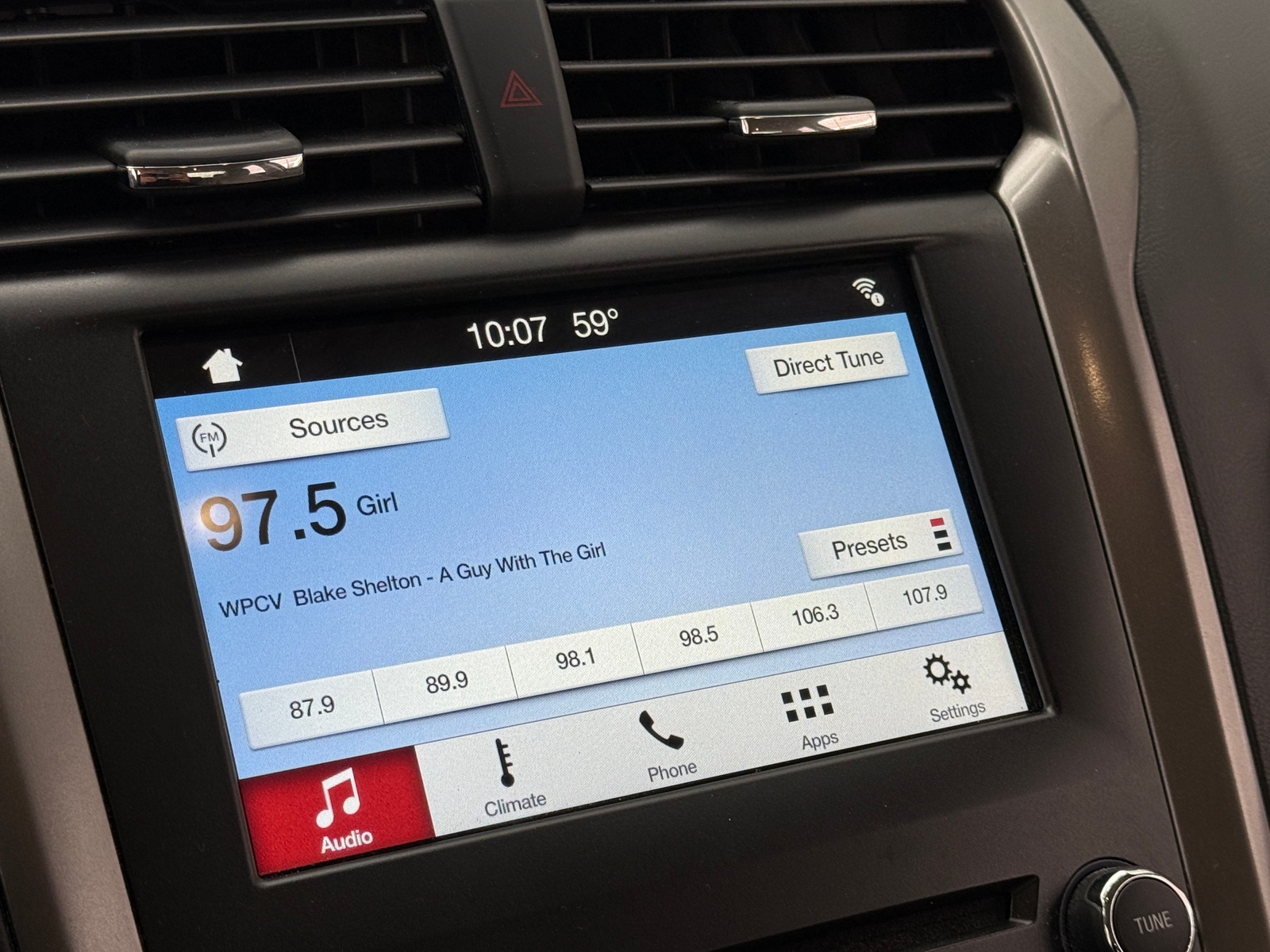 Thumbnail: 2017 Ford Fusion - 4