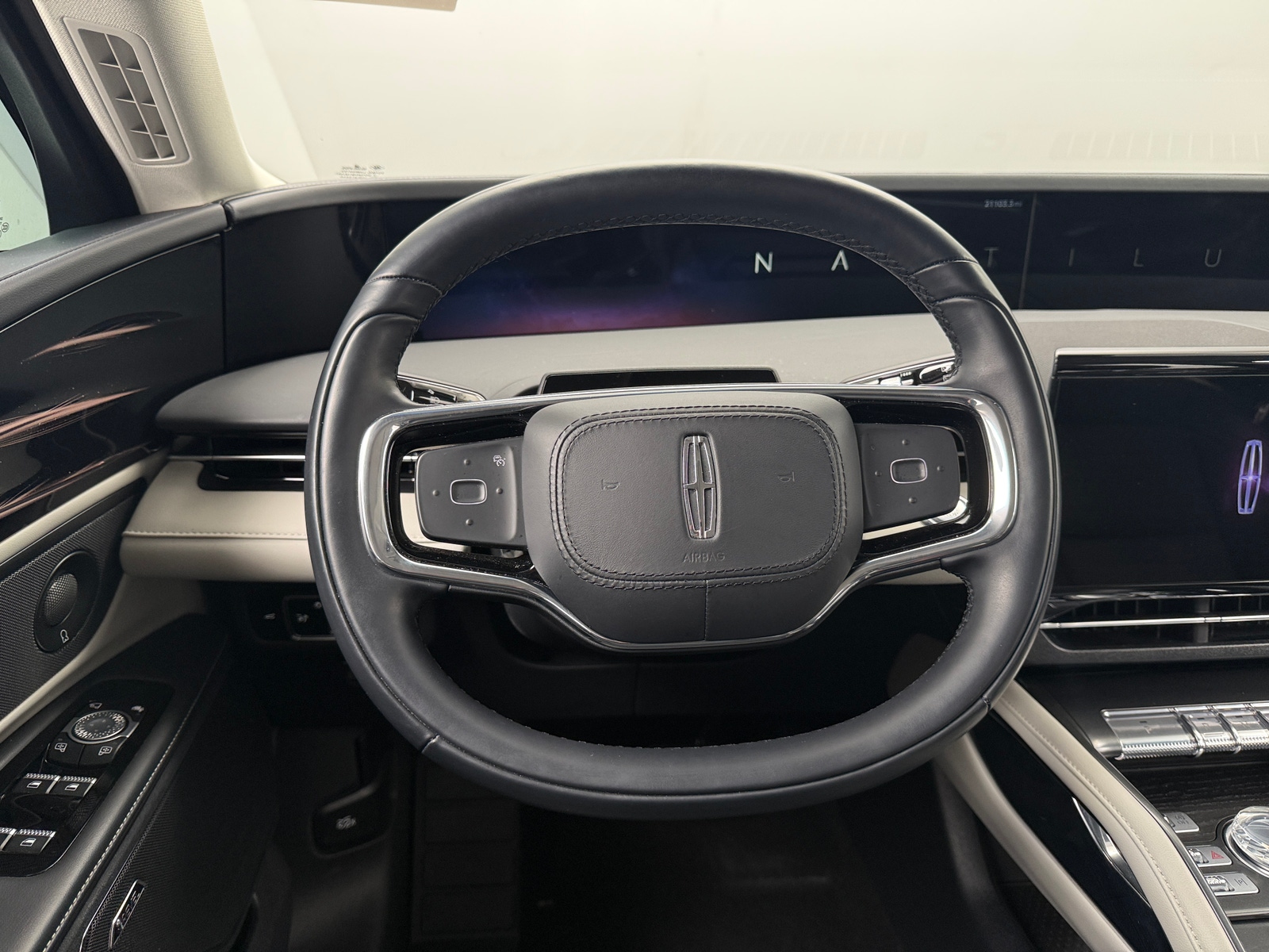 Thumbnail: 2024 Lincoln Nautilus - 4