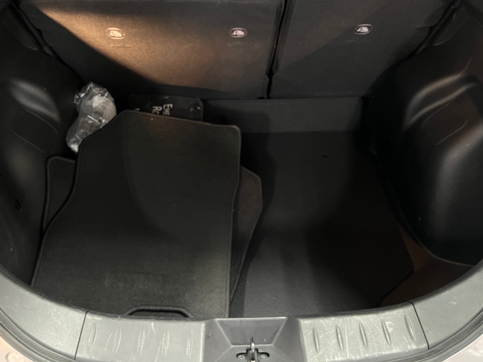 Thumbnail: 2025 Nissan Leaf - 7