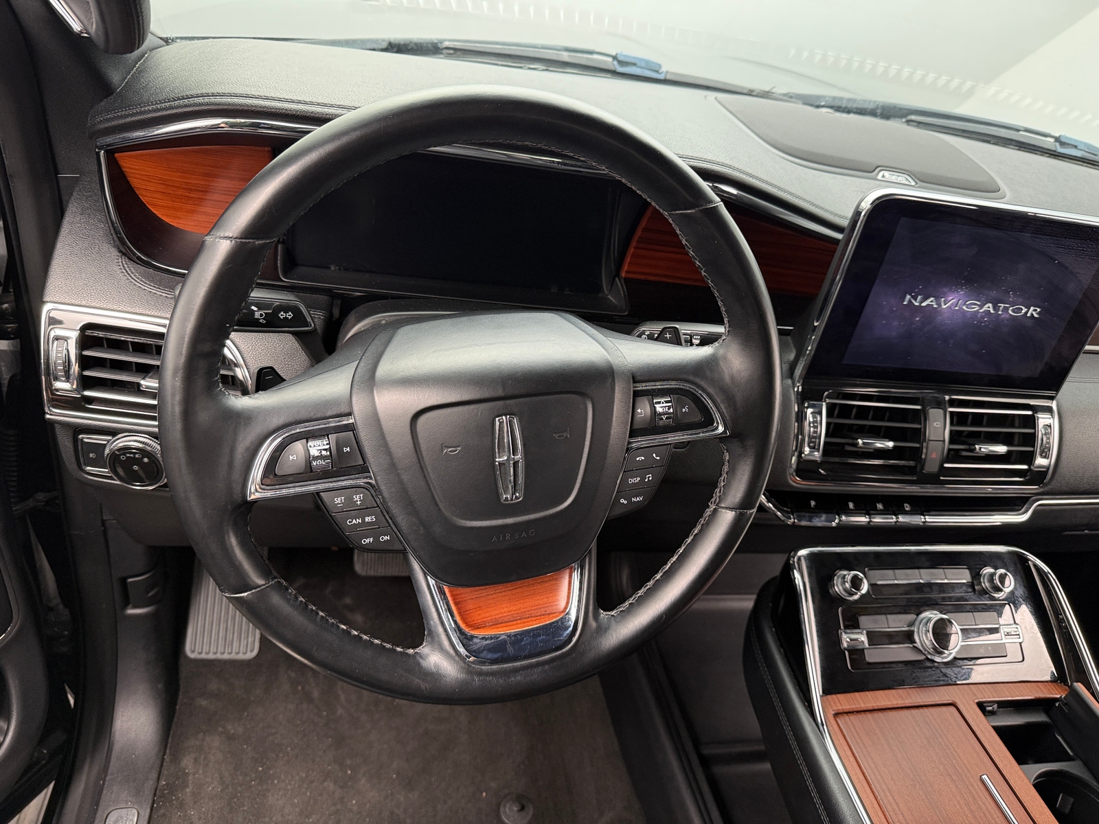 Thumbnail: 2018 Lincoln Navigator - 4