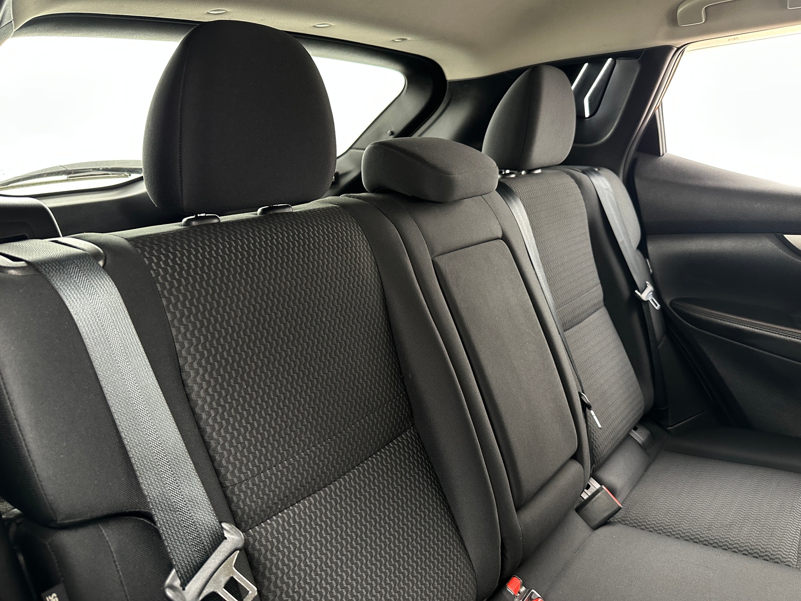 Thumbnail: 2021 Nissan Rogue Sport - 6