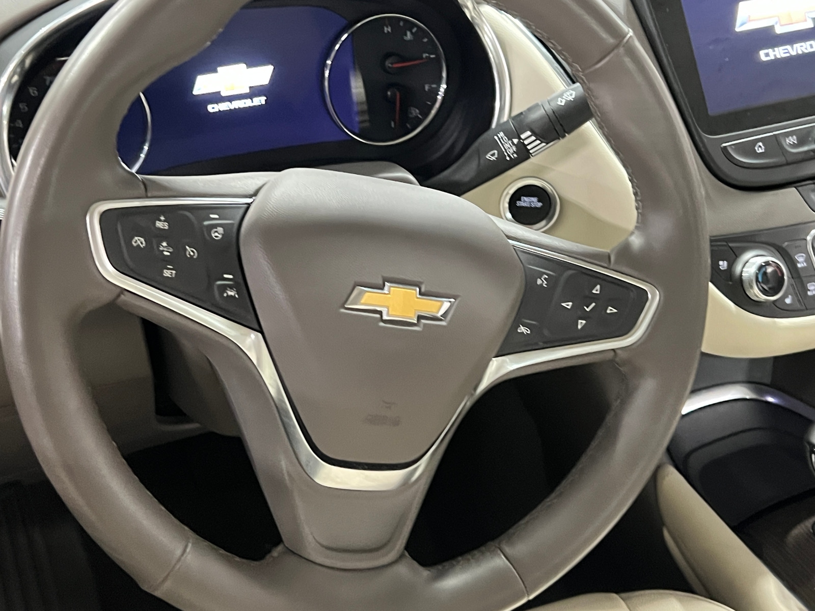 Thumbnail: 2024 Chevrolet Malibu - 4