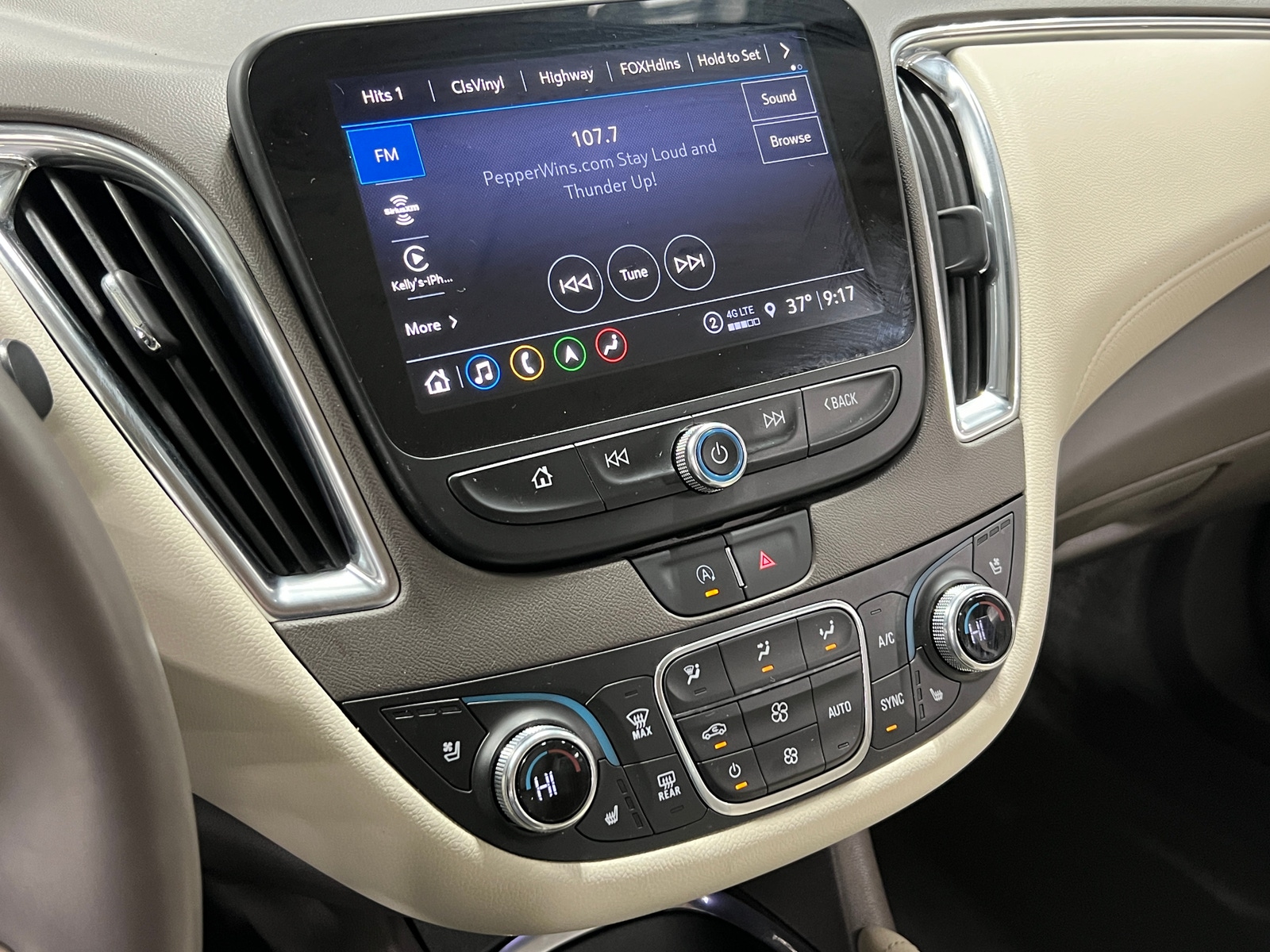 Thumbnail: 2024 Chevrolet Malibu - 3