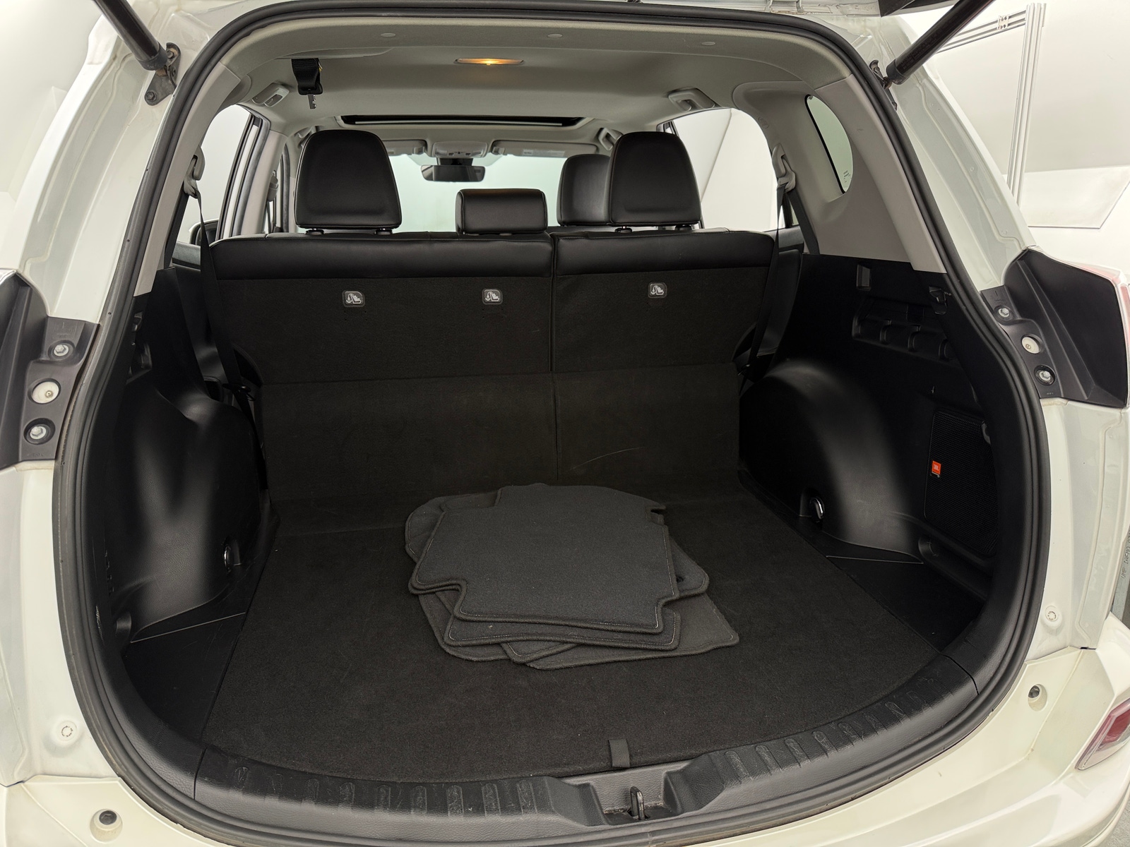 Thumbnail: 2017 Toyota RAV4 - 6