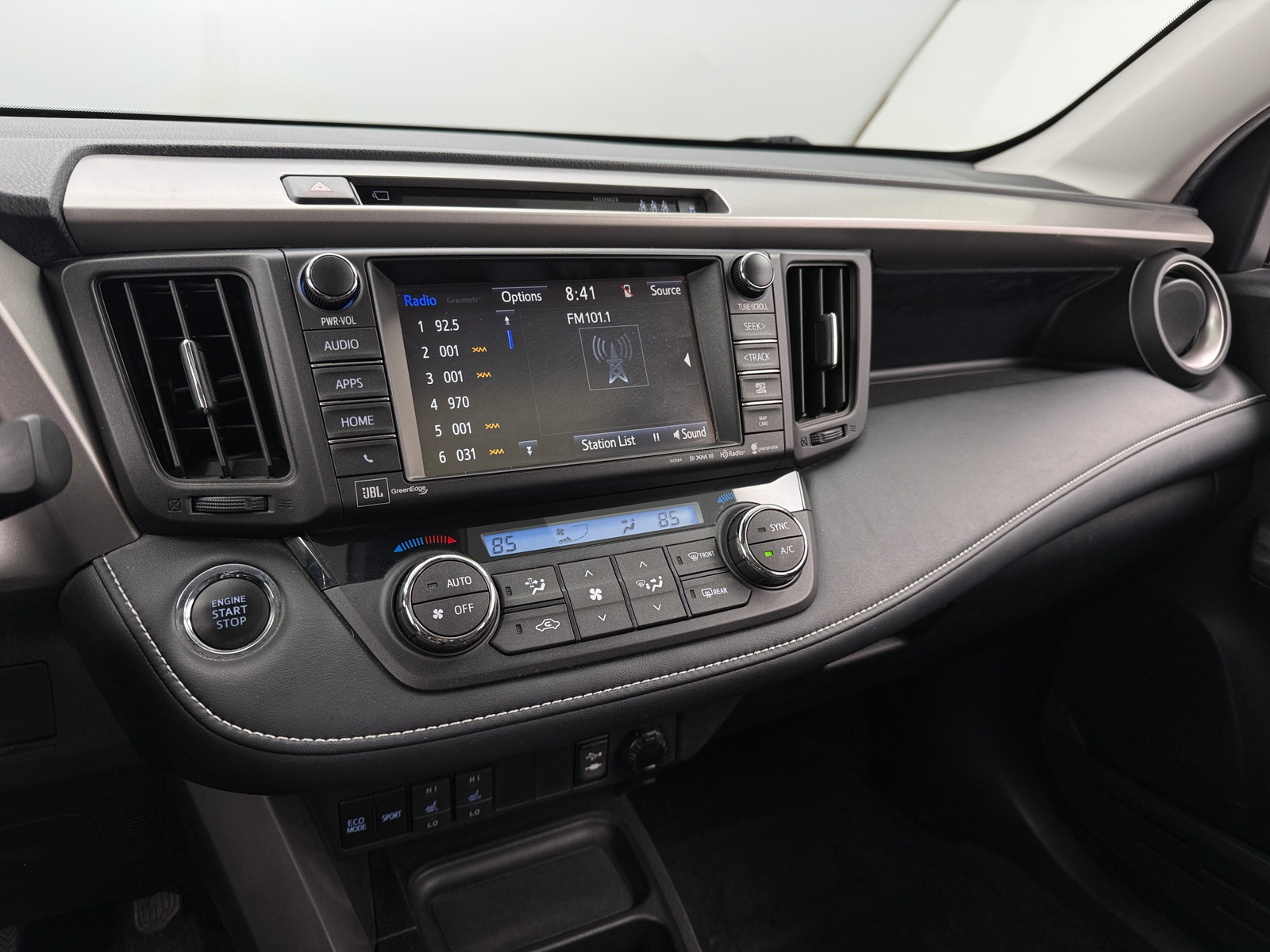 Thumbnail: 2017 Toyota RAV4 - 3