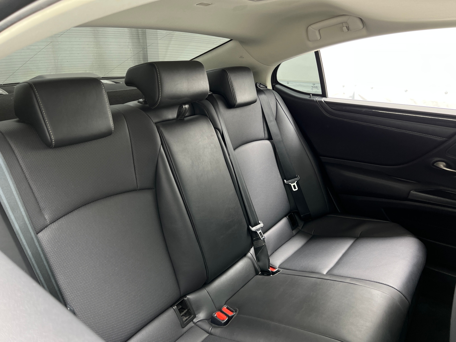 Thumbnail: 2020 Lexus ES - 5