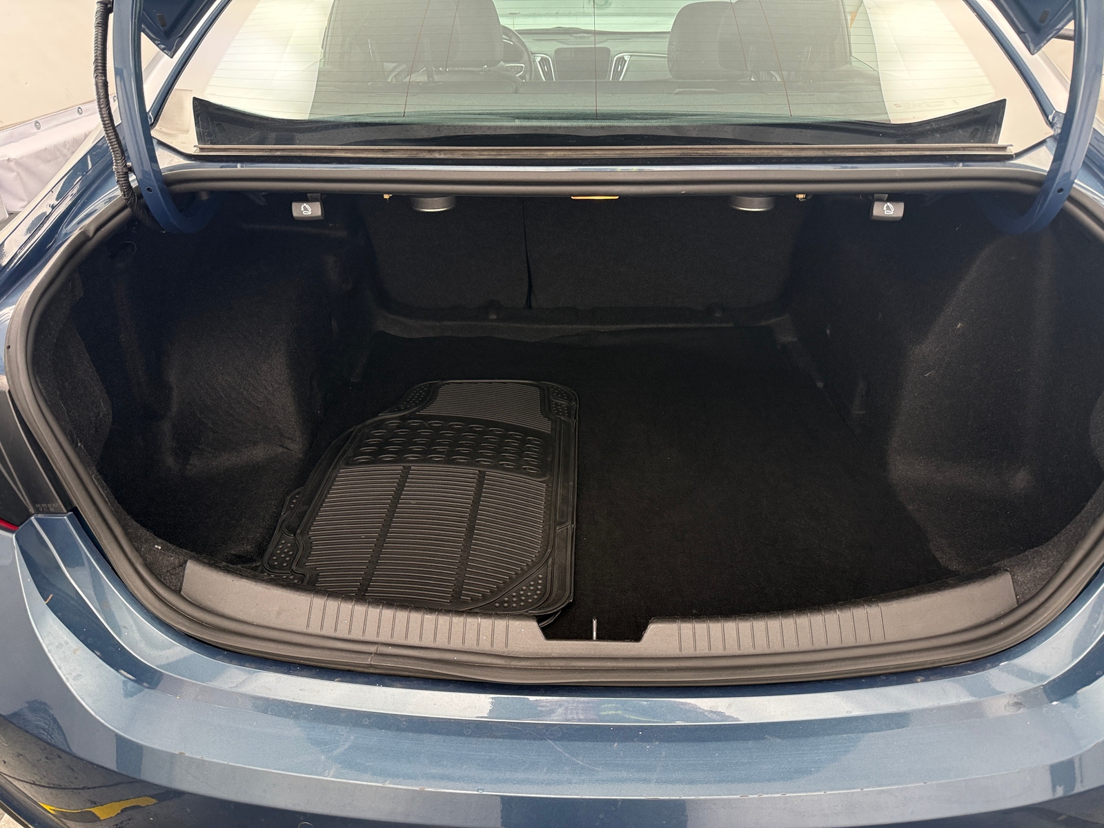 Thumbnail: 2024 Chevrolet Malibu - 6