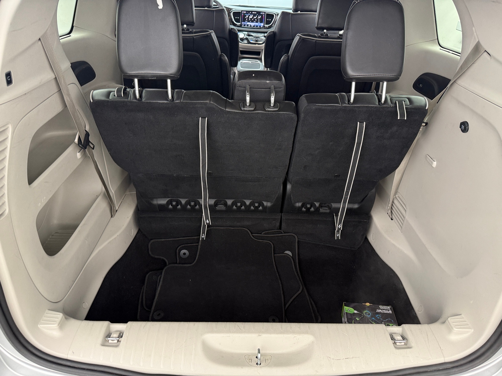 Thumbnail: 2024 Chrysler Pacifica - 6