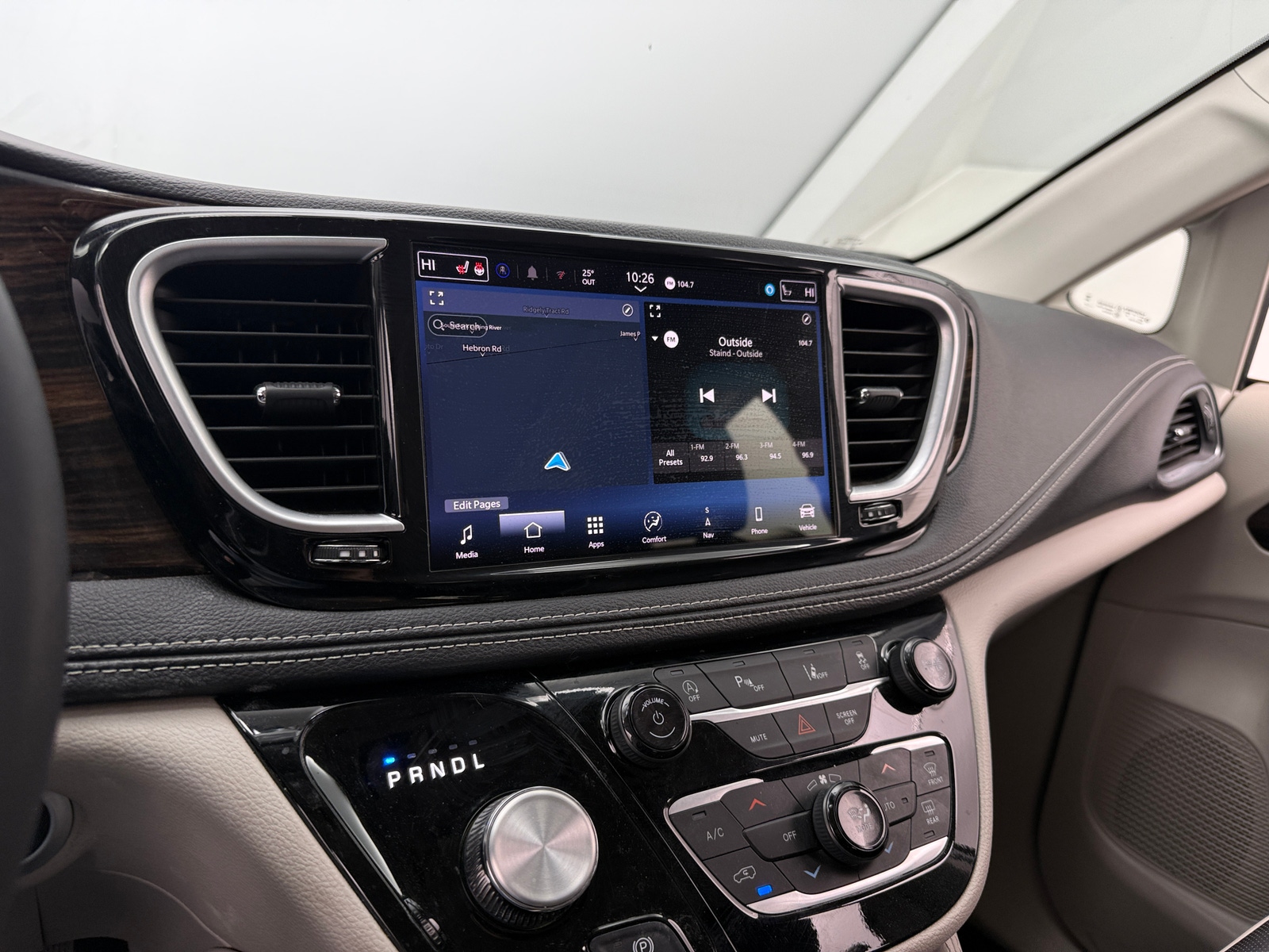 Thumbnail: 2024 Chrysler Pacifica - 3