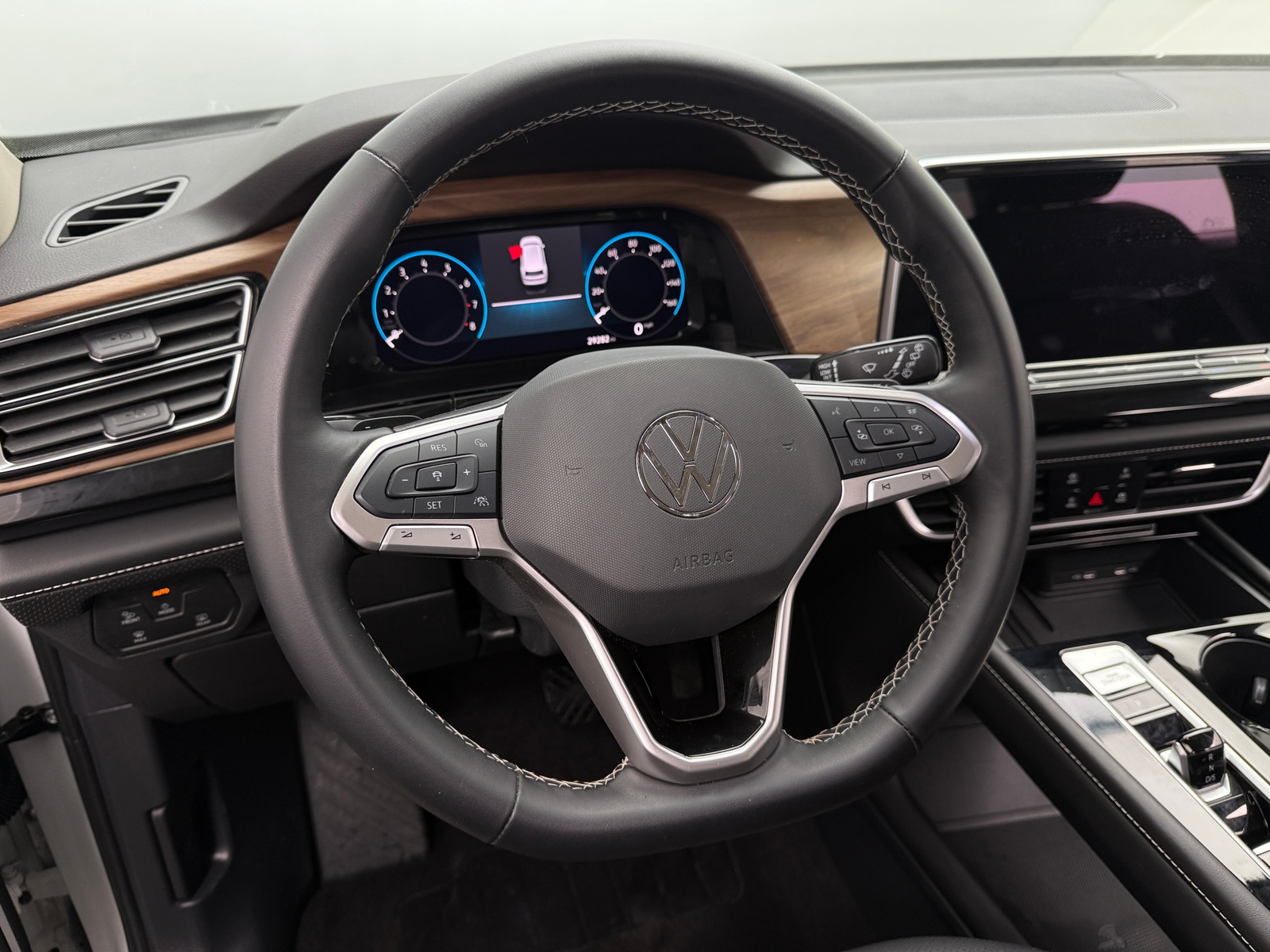 Thumbnail: 2025 Volkswagen Atlas - 4