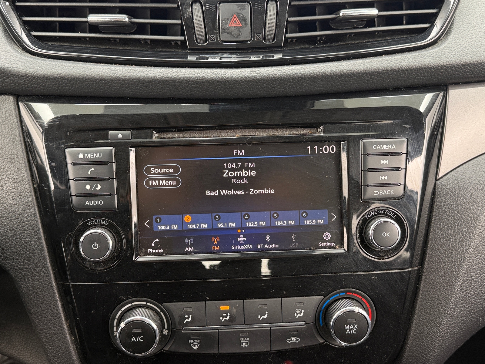 Thumbnail: 2021 Nissan Rogue Sport - 4