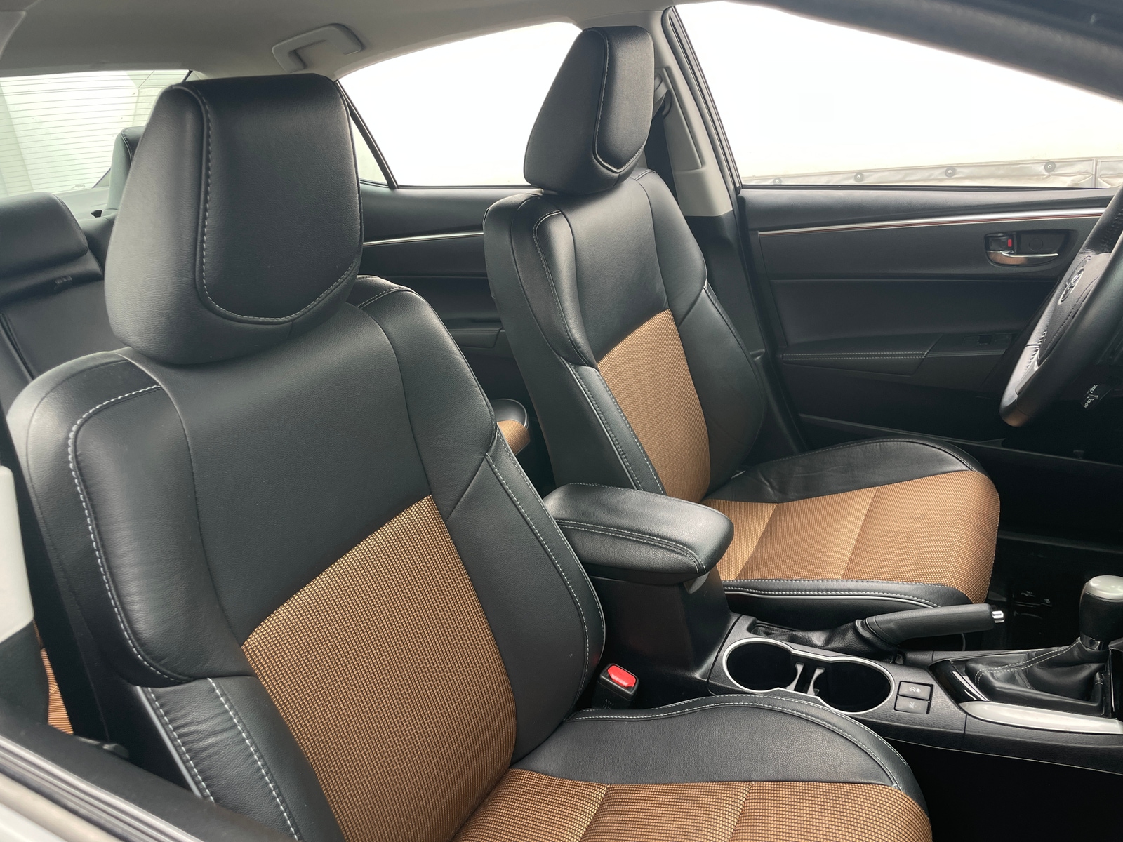 Thumbnail: 2016 Toyota Corolla - 2