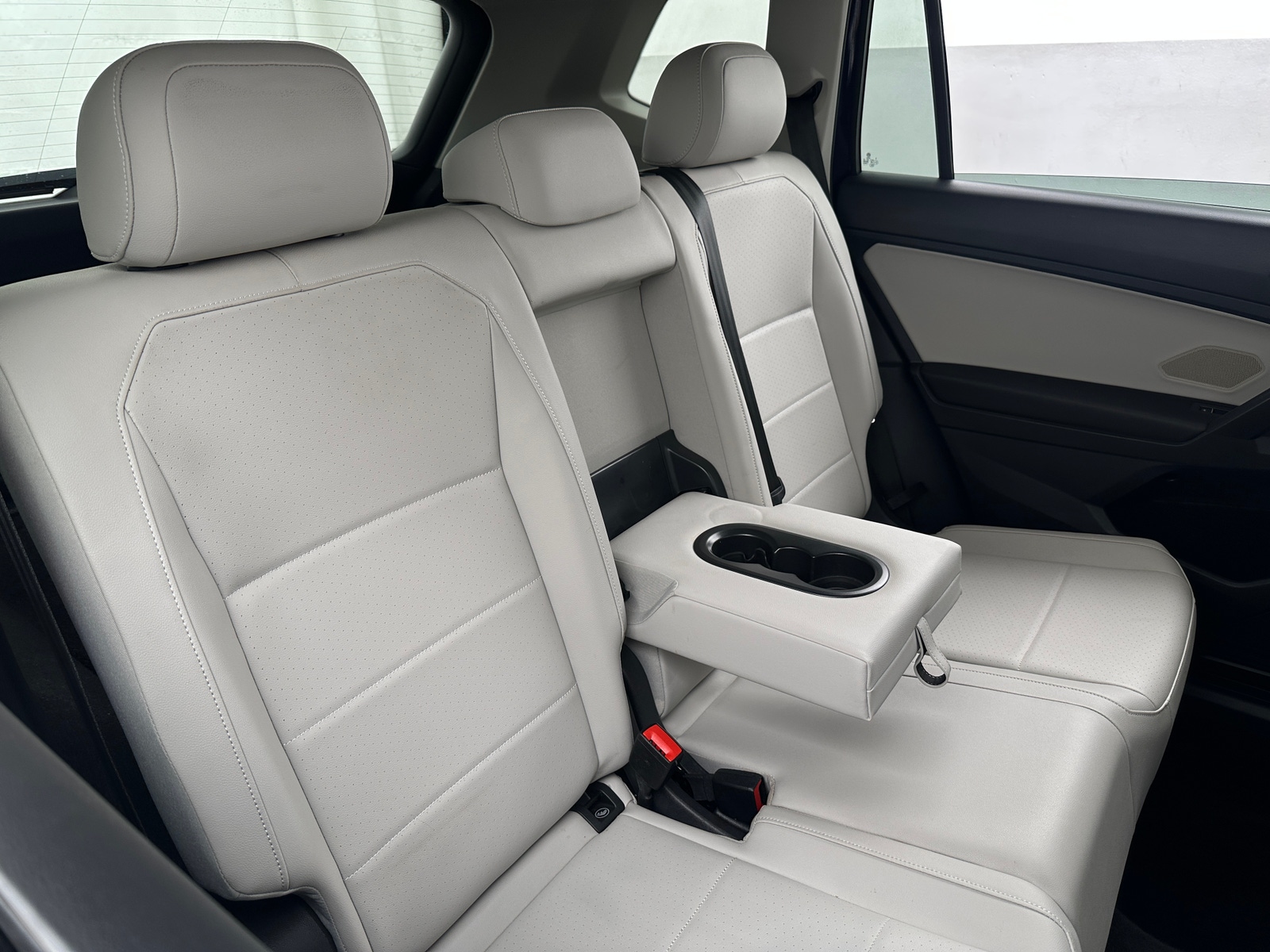 Thumbnail: 2021 Volkswagen Tiguan - 5