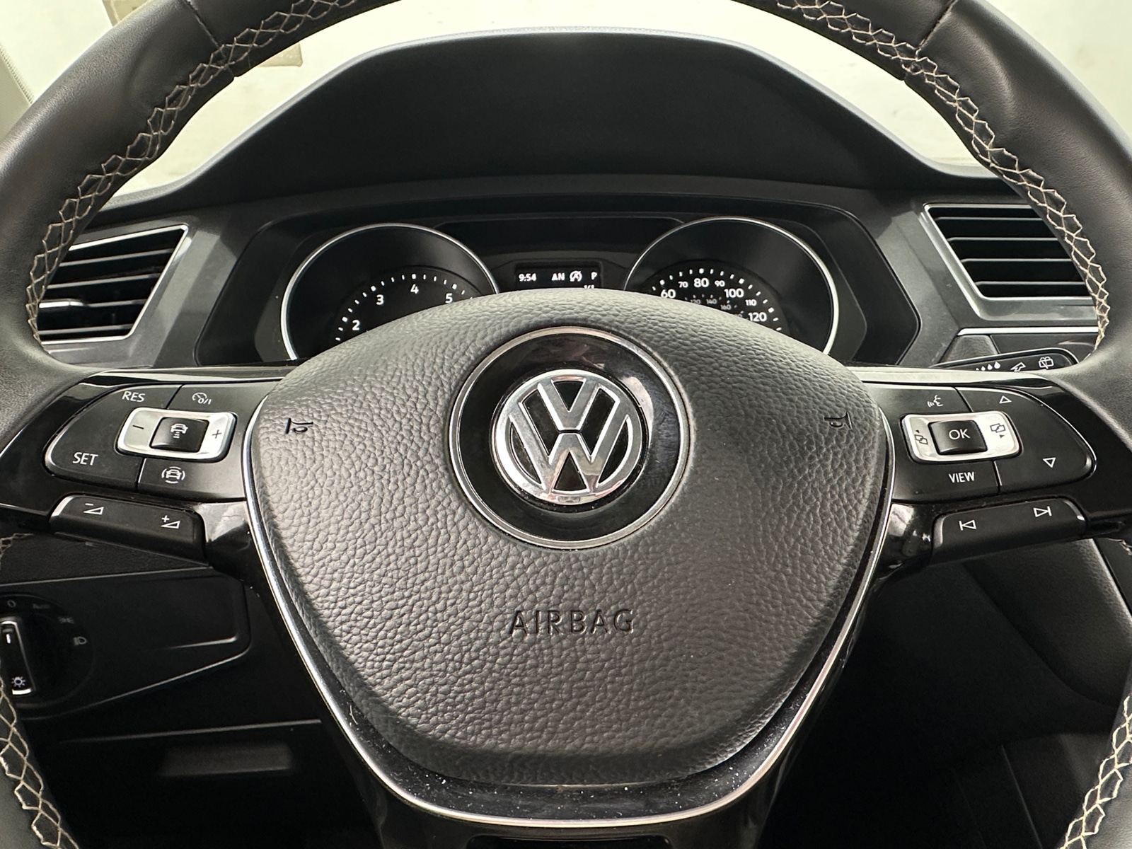 Thumbnail: 2021 Volkswagen Tiguan - 4