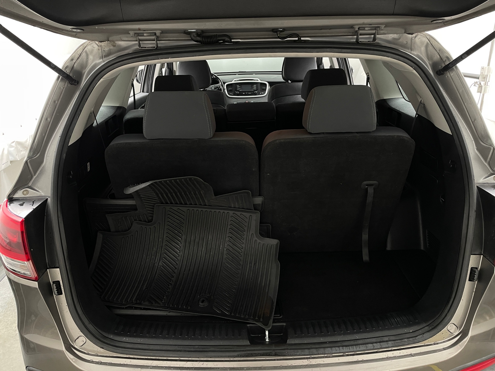 Thumbnail: 2016 Kia Sorento - 7