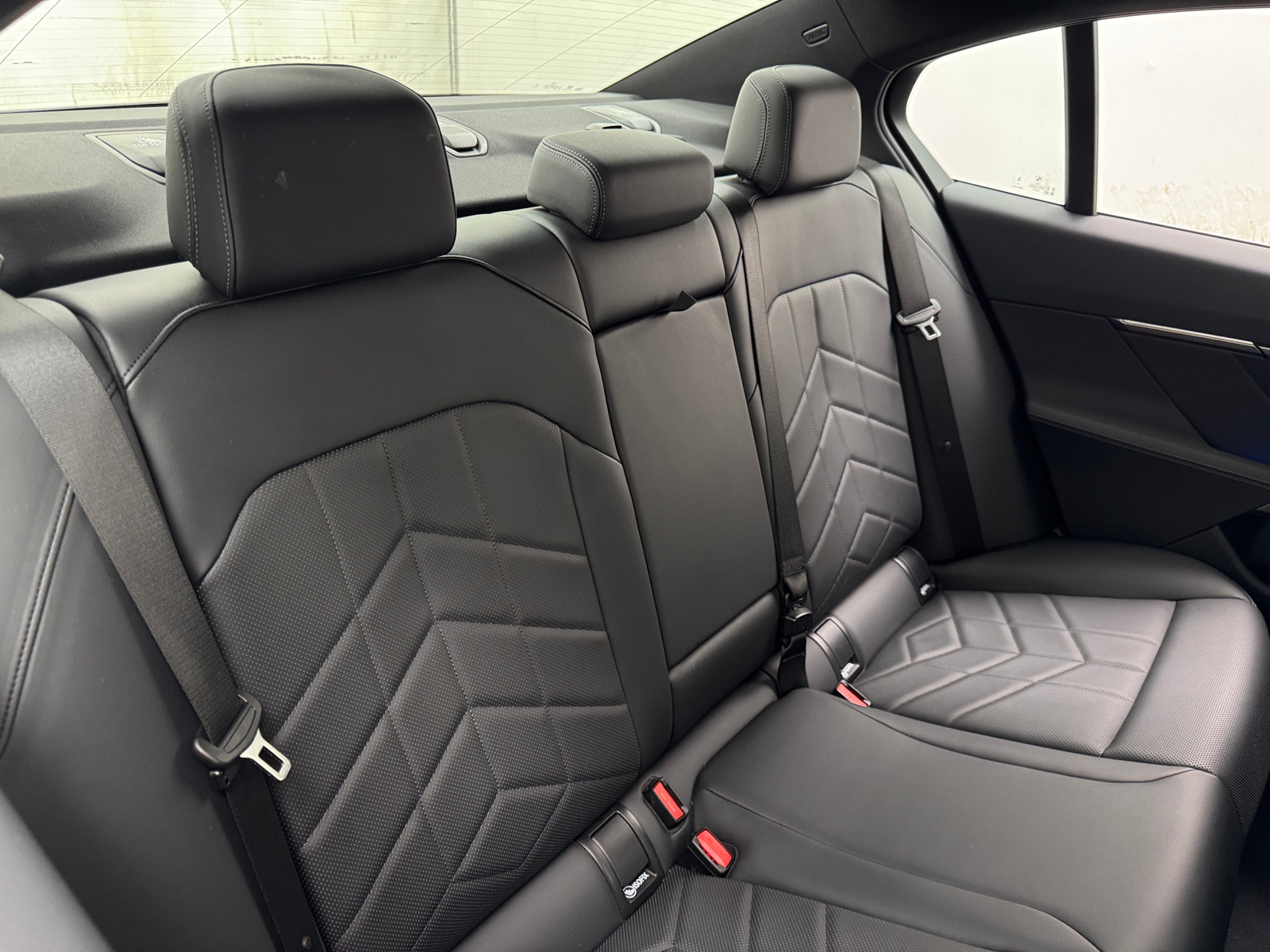 Thumbnail: 2025 BMW 5 Series - 5