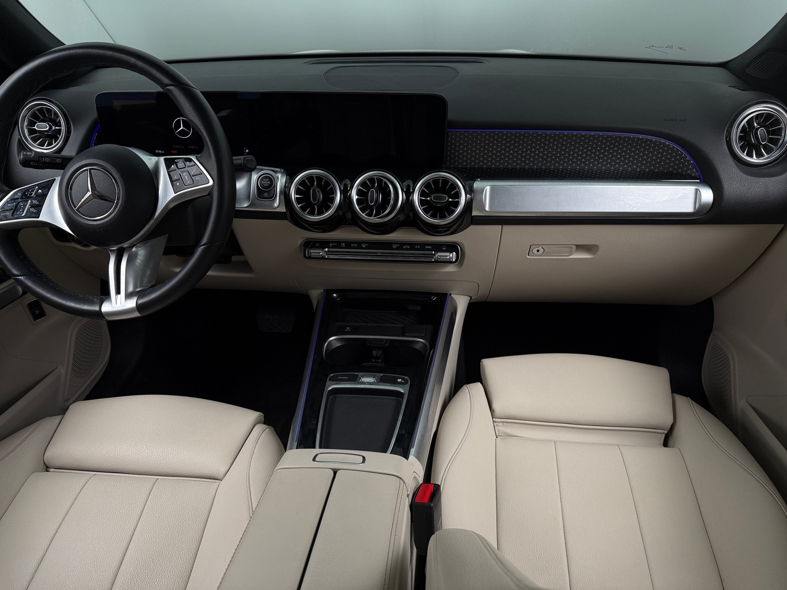 Thumbnail: 2025 Mercedes-Benz GLB - 2