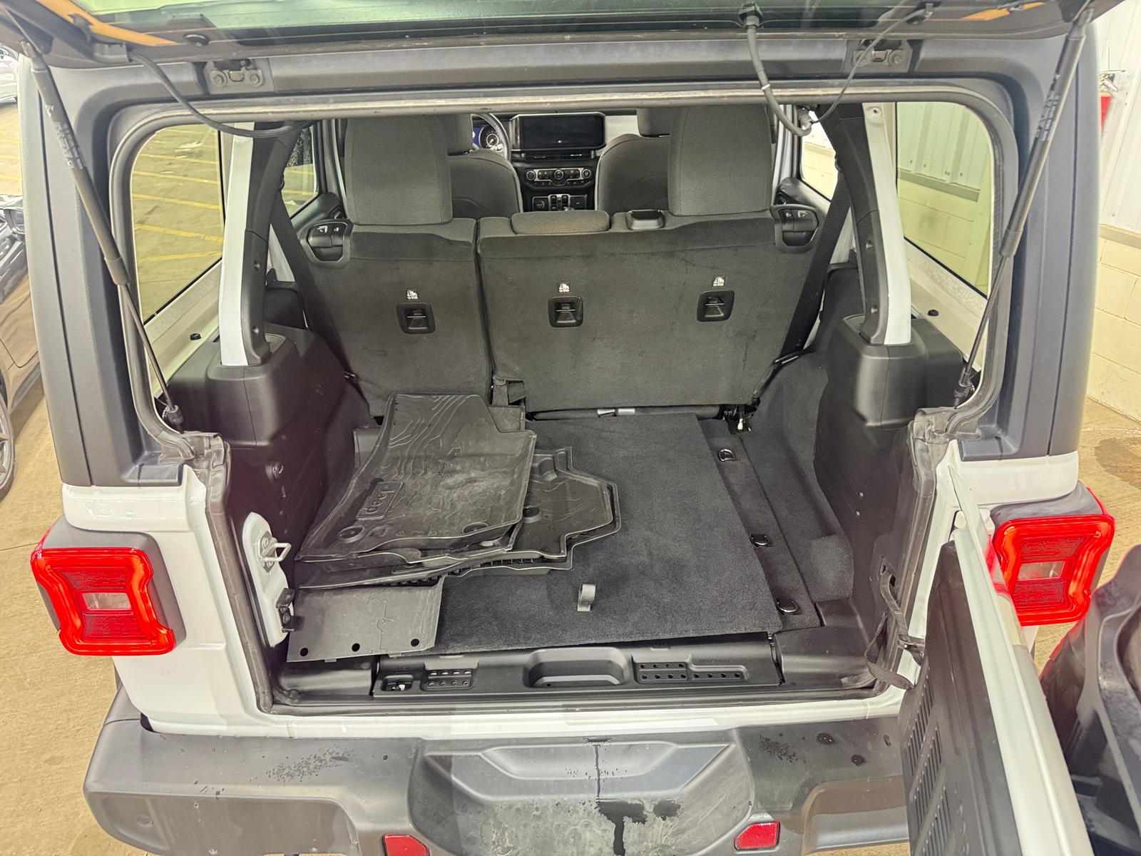 Thumbnail: 2024 Jeep Wrangler - 7