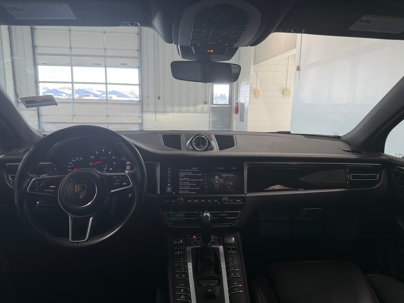 Thumbnail: 2019 Porsche Macan - 2