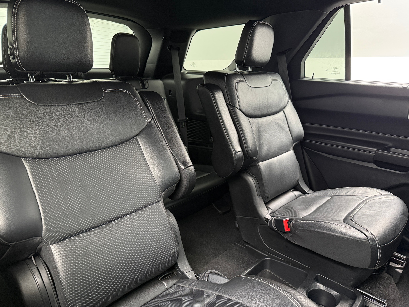 Thumbnail: 2020 Ford Explorer - 5