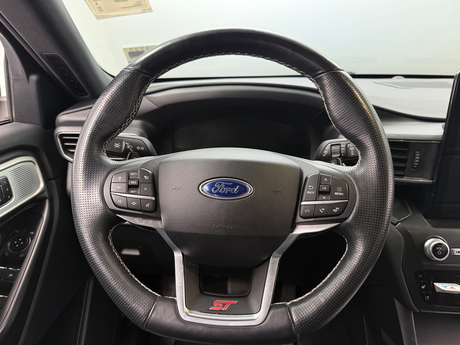 Thumbnail: 2020 Ford Explorer - 4