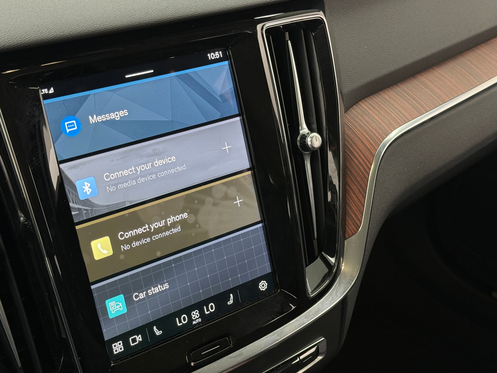 Thumbnail: 2025 Volvo V60 - 3