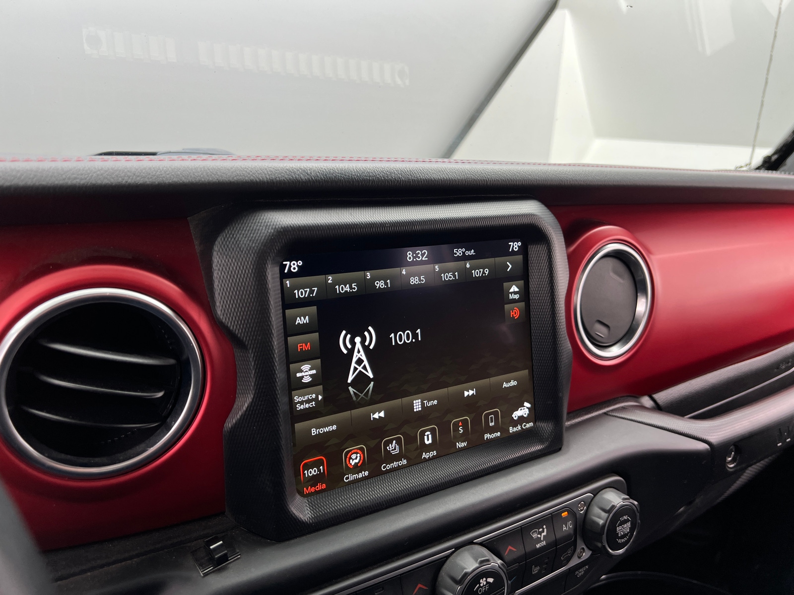 Thumbnail: 2022 Jeep Wrangler - 3