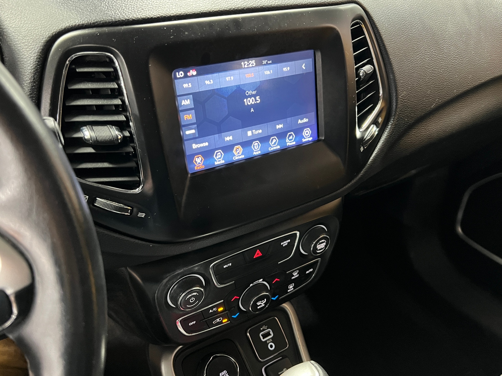 Thumbnail: 2018 Jeep Compass - 4