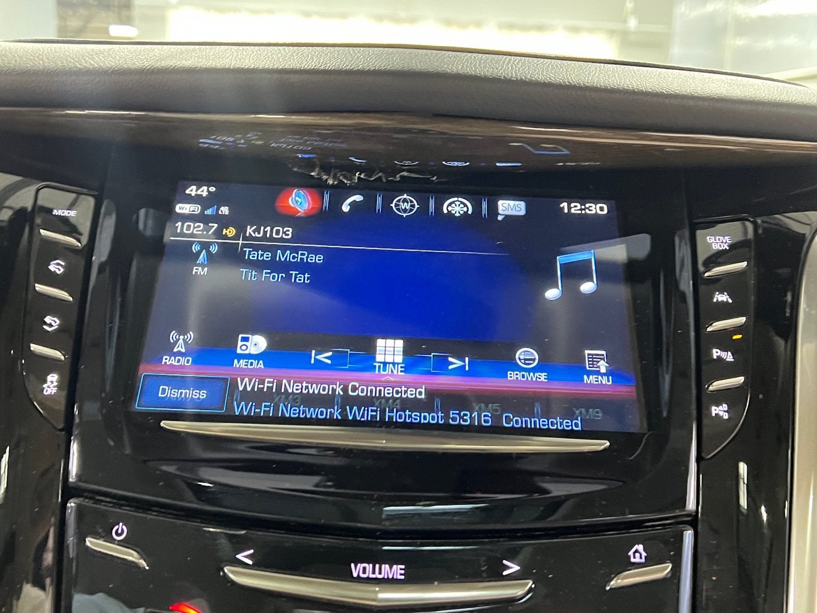 Thumbnail: 2020 Cadillac Escalade - 3