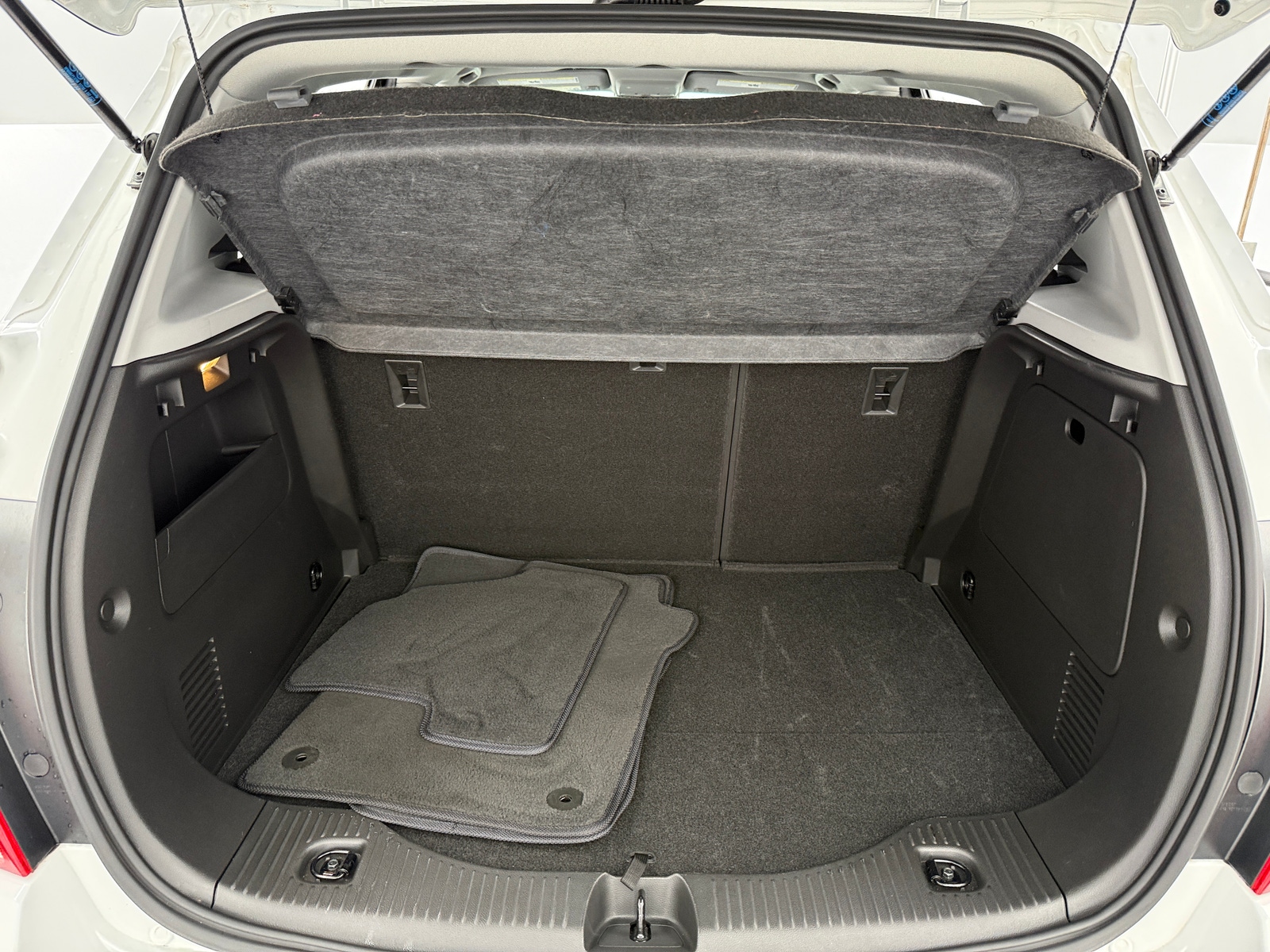 Thumbnail: 2022 Chevrolet Trax - 6