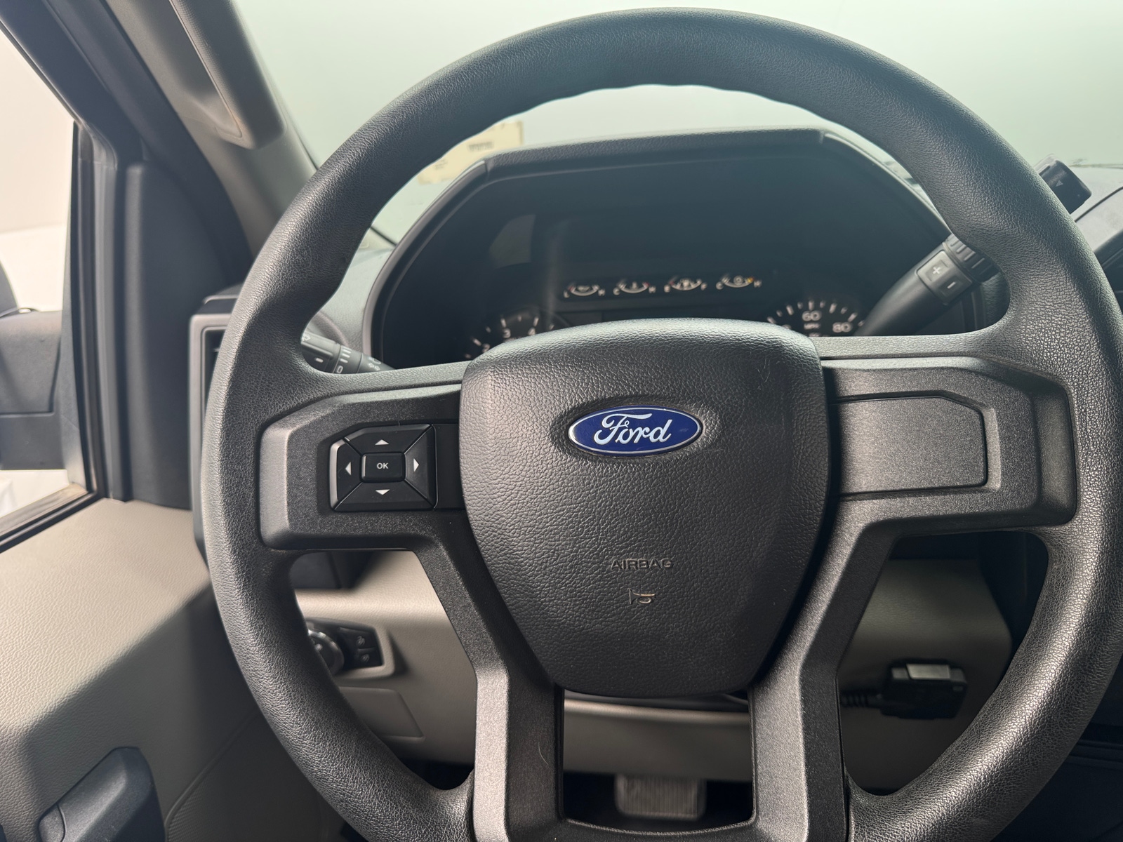 Thumbnail: 2020 Ford Econoline - 4