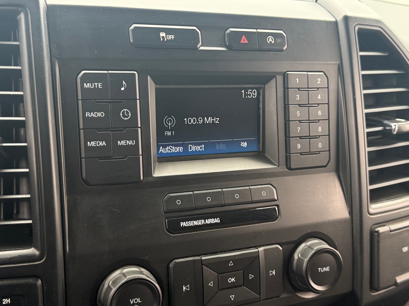 Thumbnail: 2020 Ford Econoline - 3