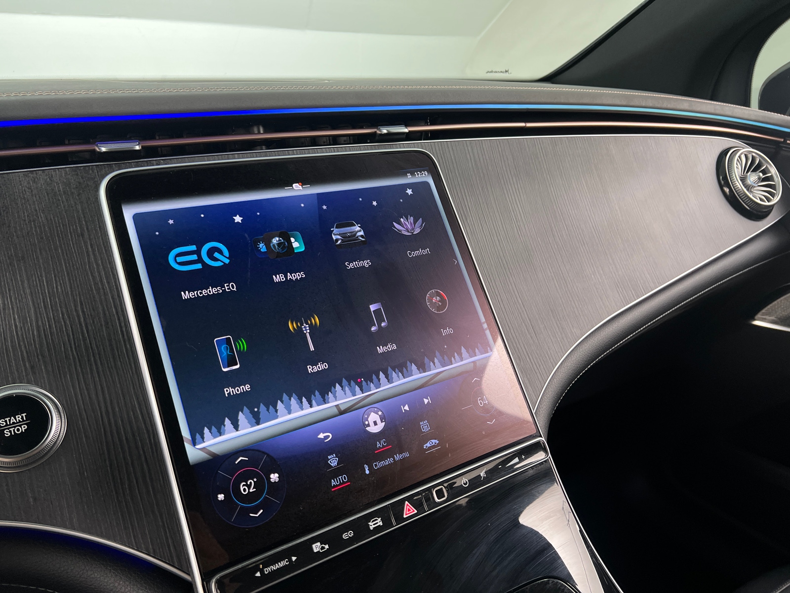 Thumbnail: 2025 Mercedes-Benz EQE - 4