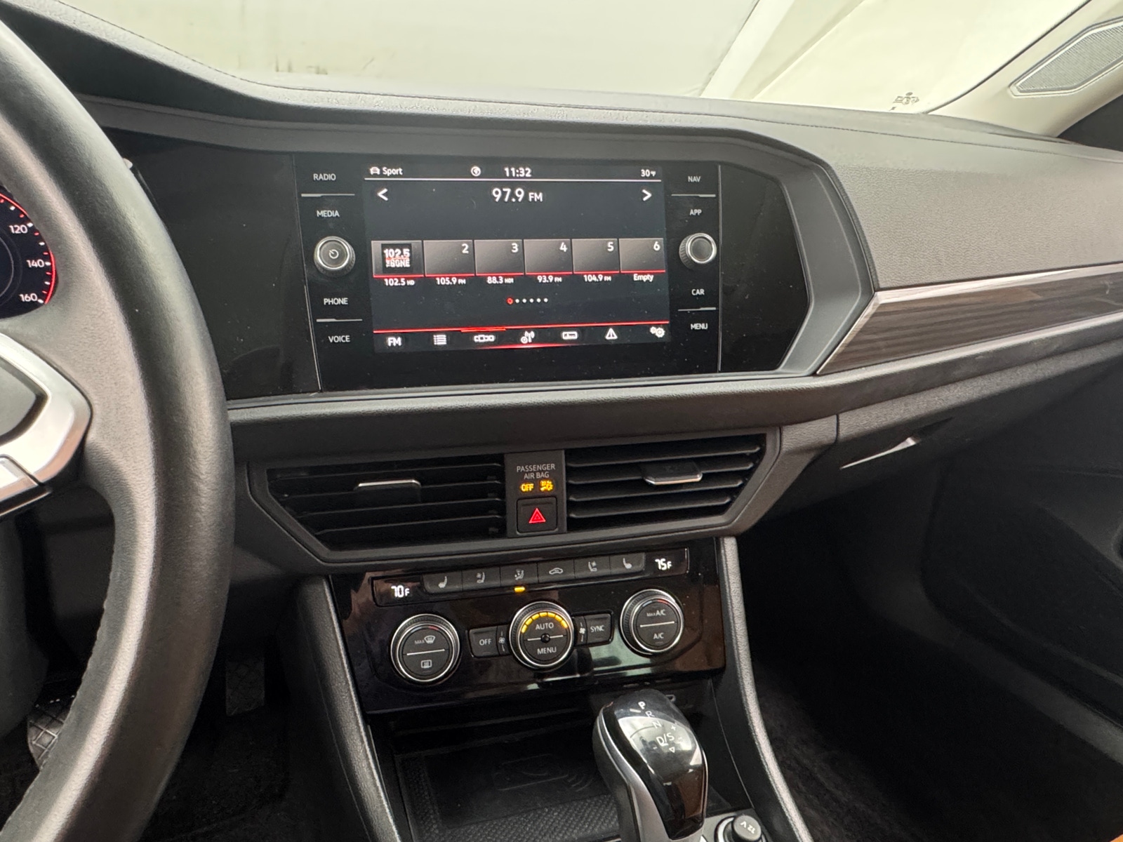 Thumbnail: 2024 Volkswagen Jetta - 3