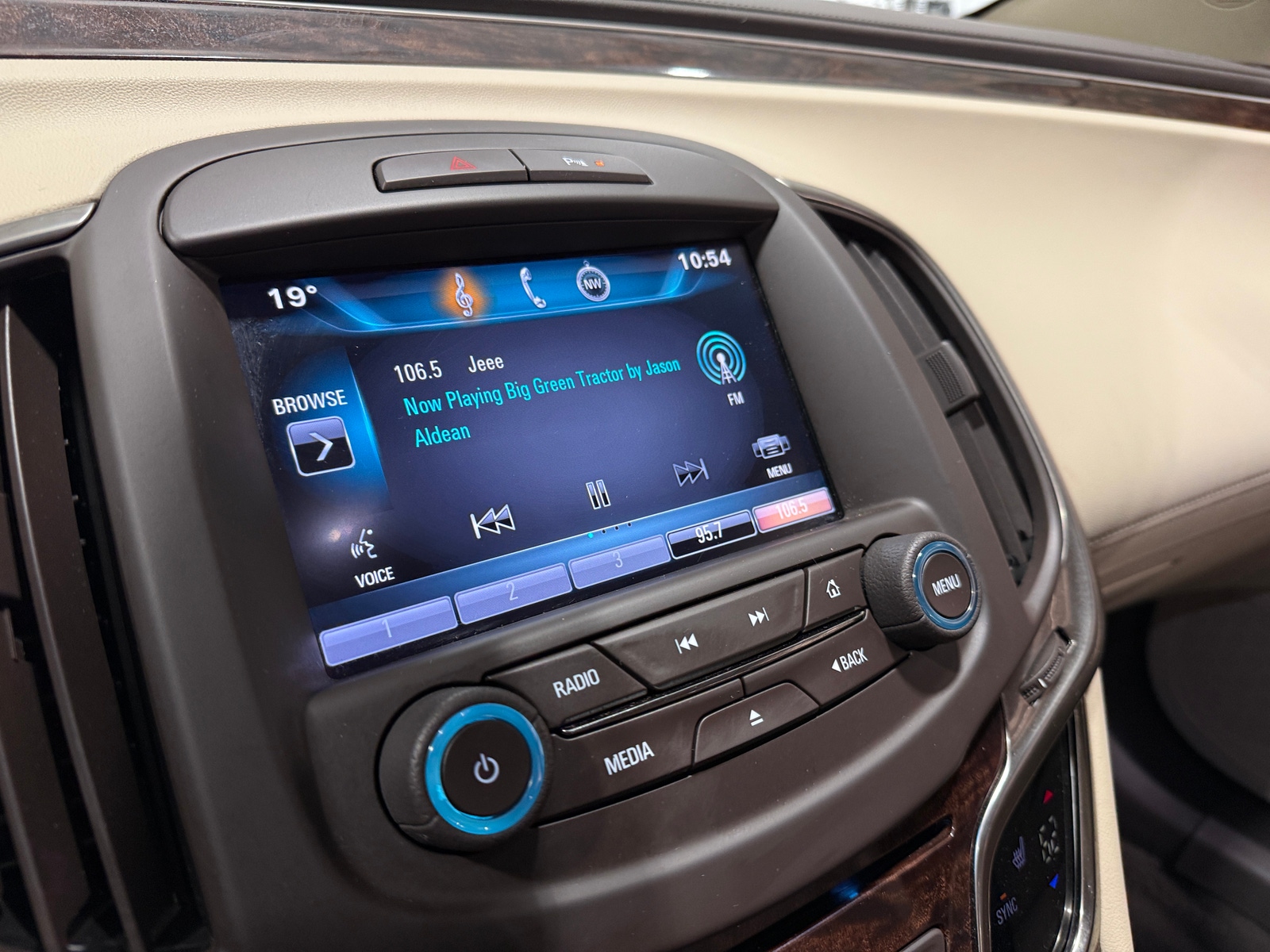 Thumbnail: 2015 Buick LaCrosse - 3