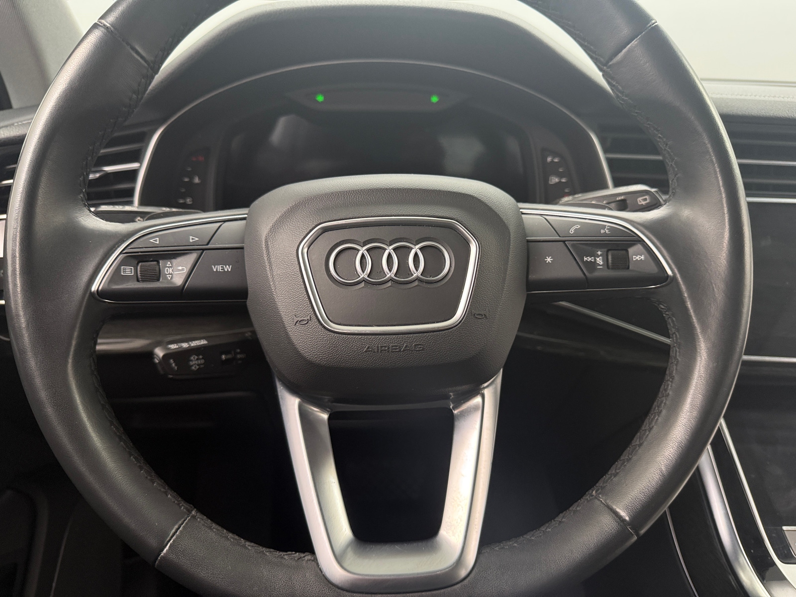 Thumbnail: 2023 Audi Q7 - 4