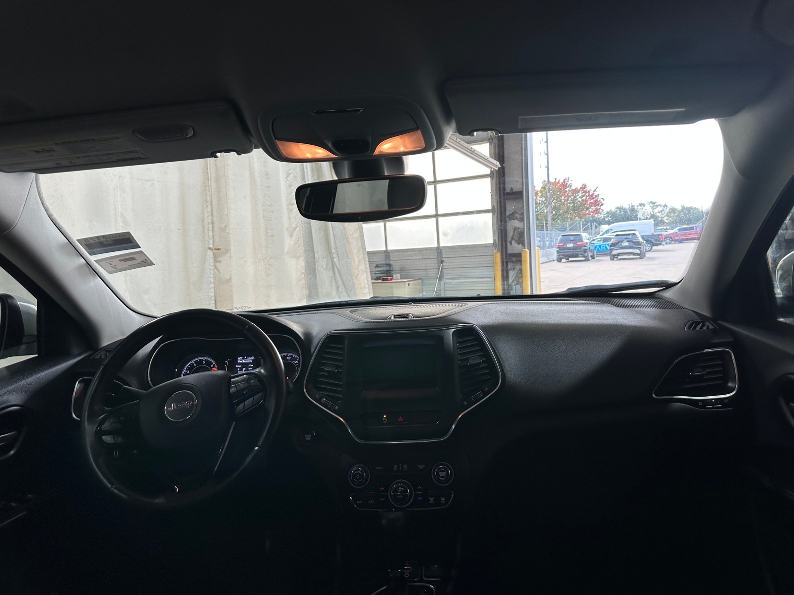 Thumbnail: 2019 Jeep Cherokee - 3