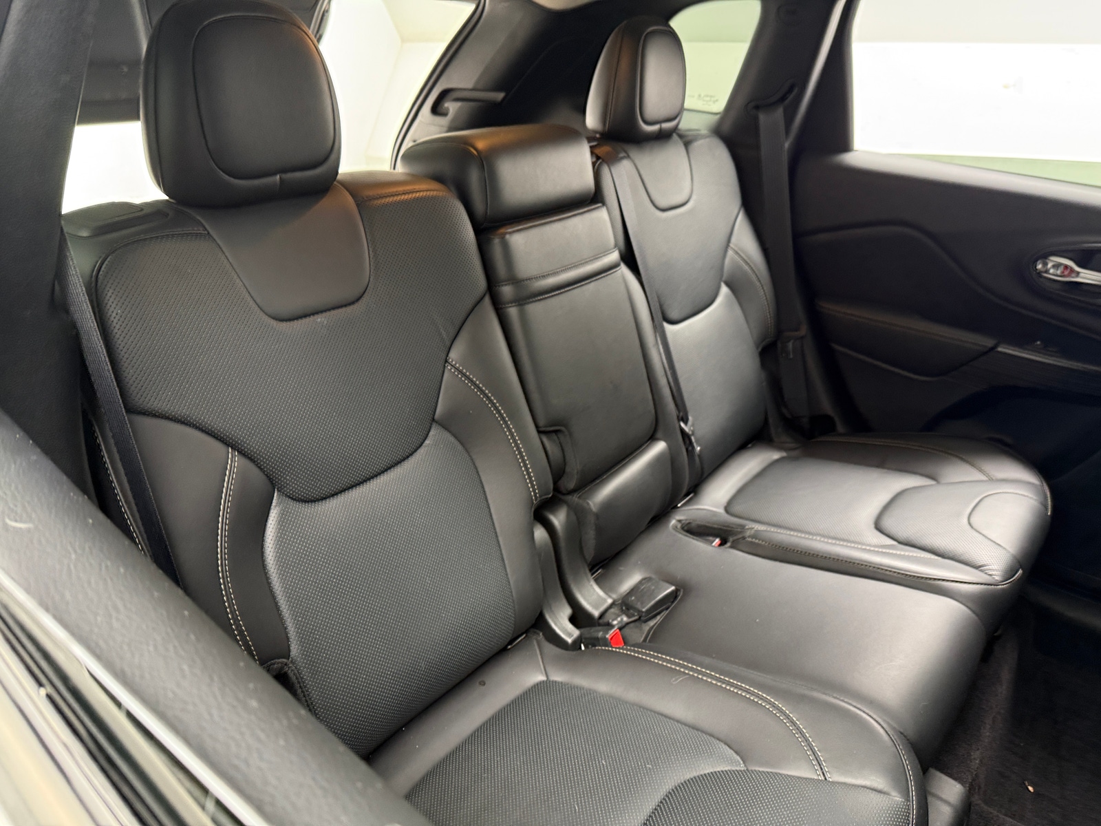 Thumbnail: 2016 Jeep Cherokee - 5