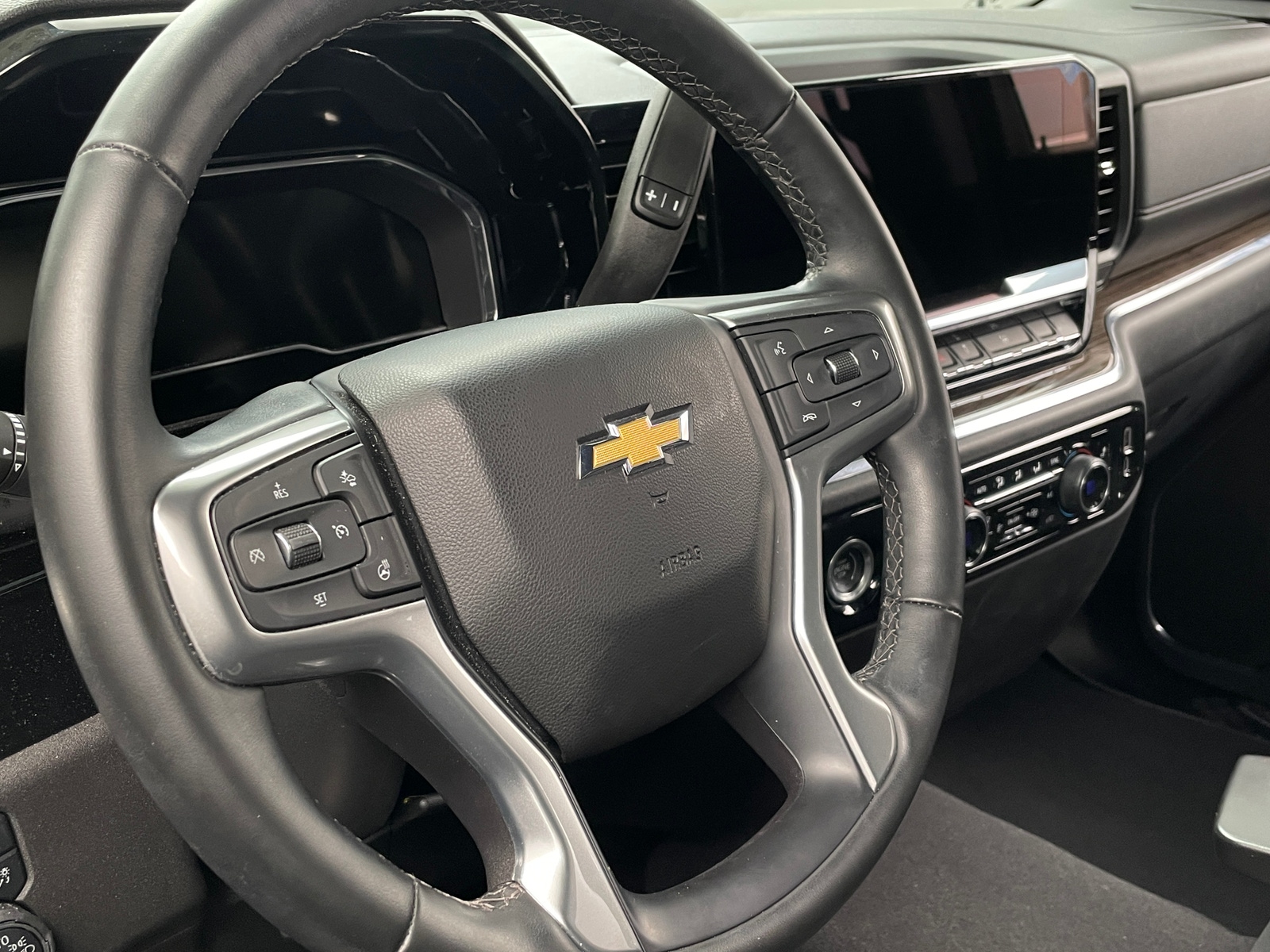 Thumbnail: 2024 Chevrolet Silverado 1500 - 5