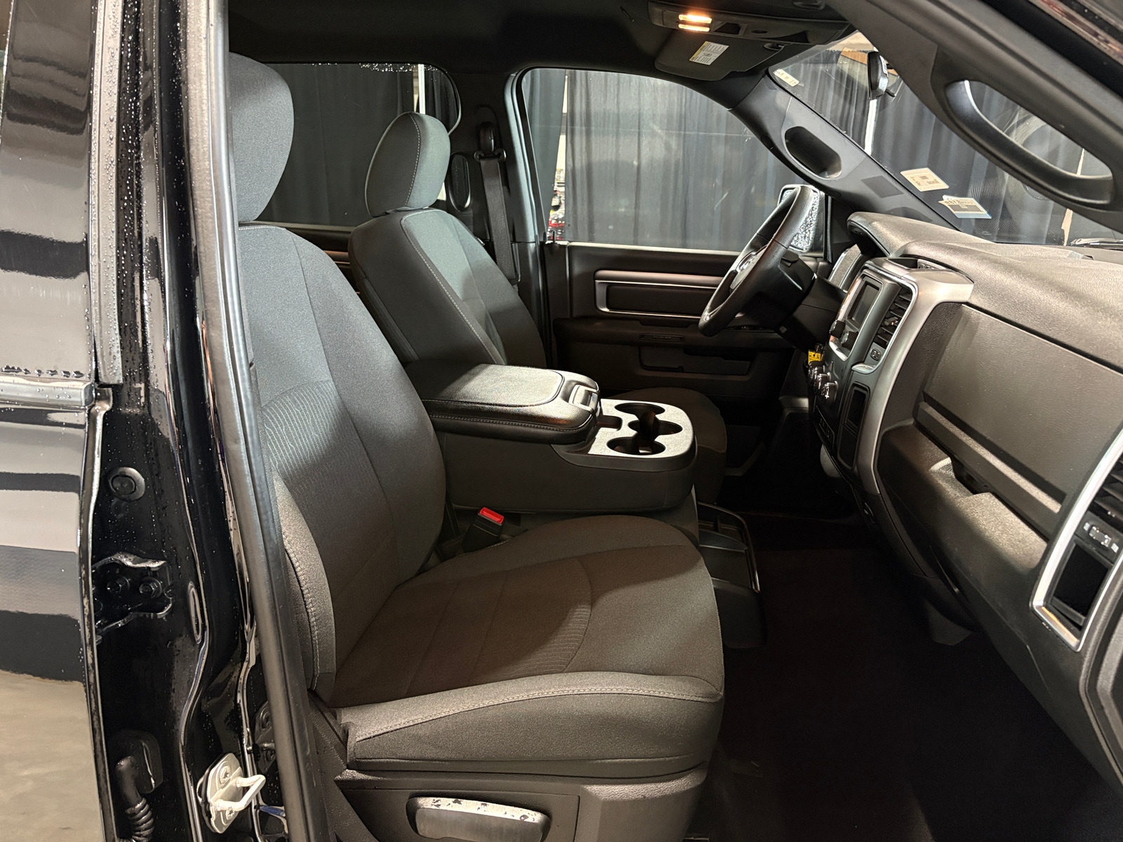 Thumbnail: 2024 RAM 1500 Classic - 2