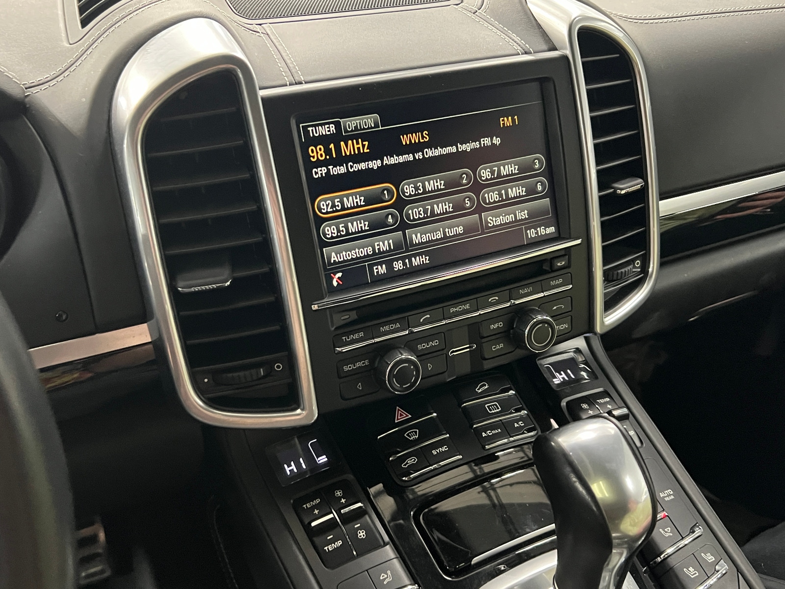 Thumbnail: 2016 Porsche Cayenne - 3