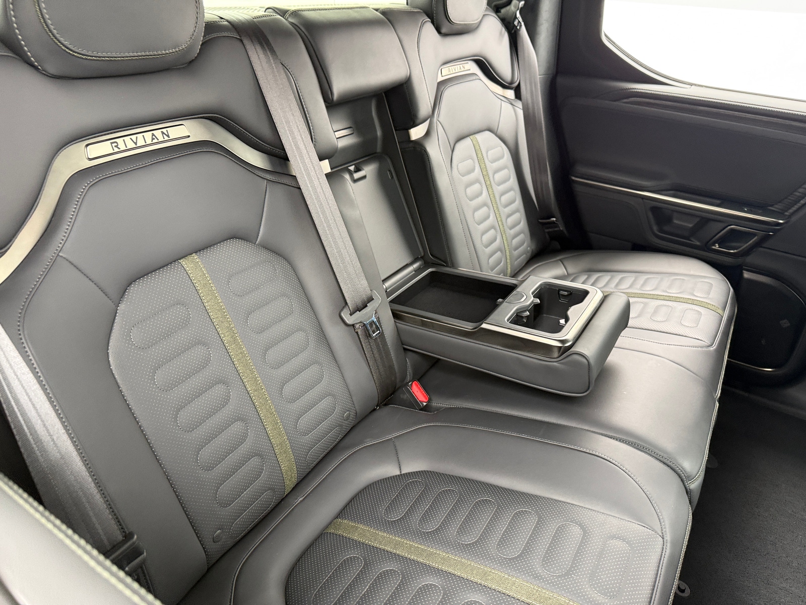 Thumbnail: 2023 Rivian R1T - 5