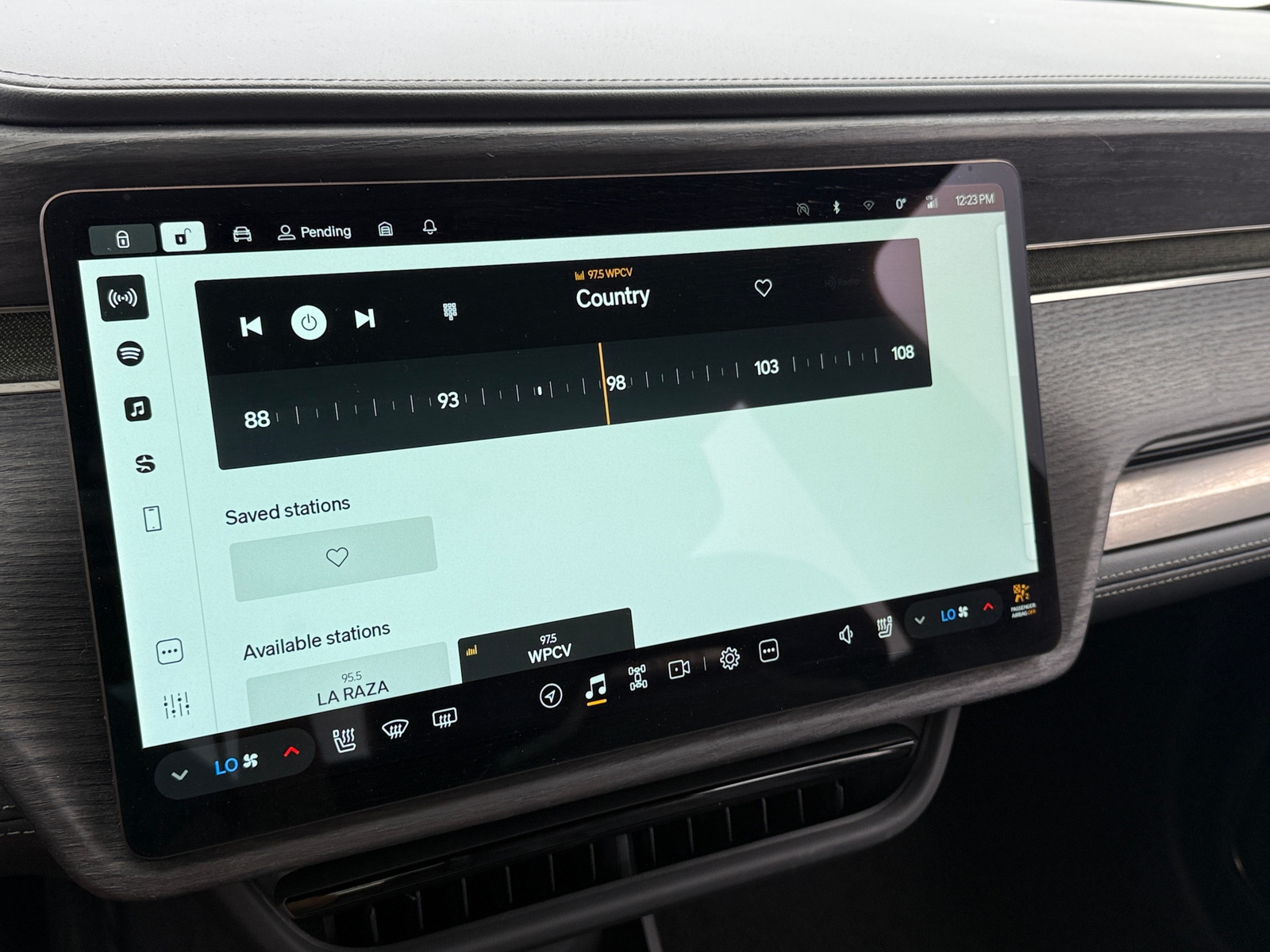 Thumbnail: 2023 Rivian R1T - 3
