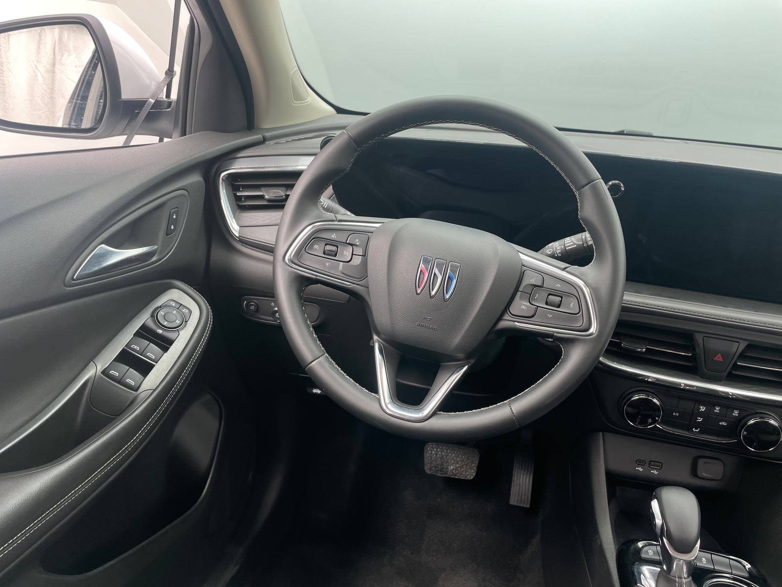 Thumbnail: 2025 Buick Encore GX - 4