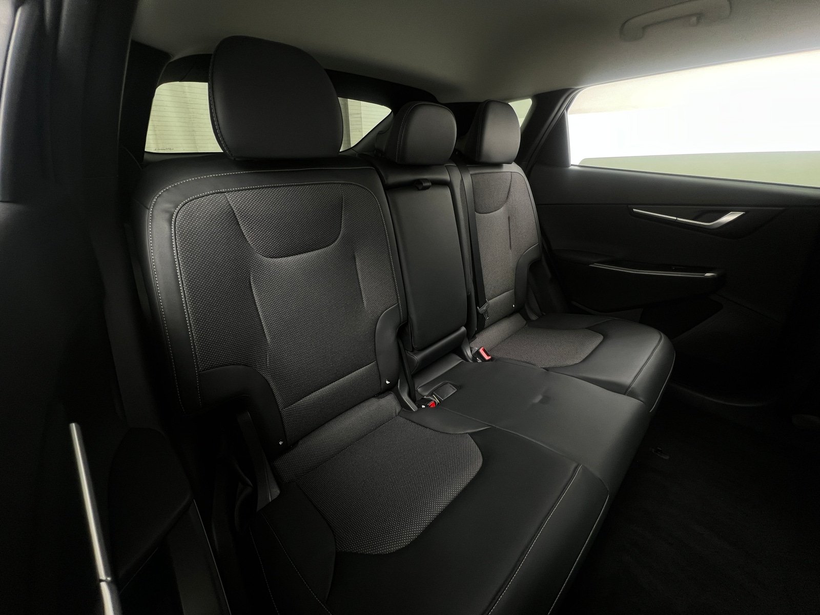 Thumbnail: 2022 Kia EV6 - 5