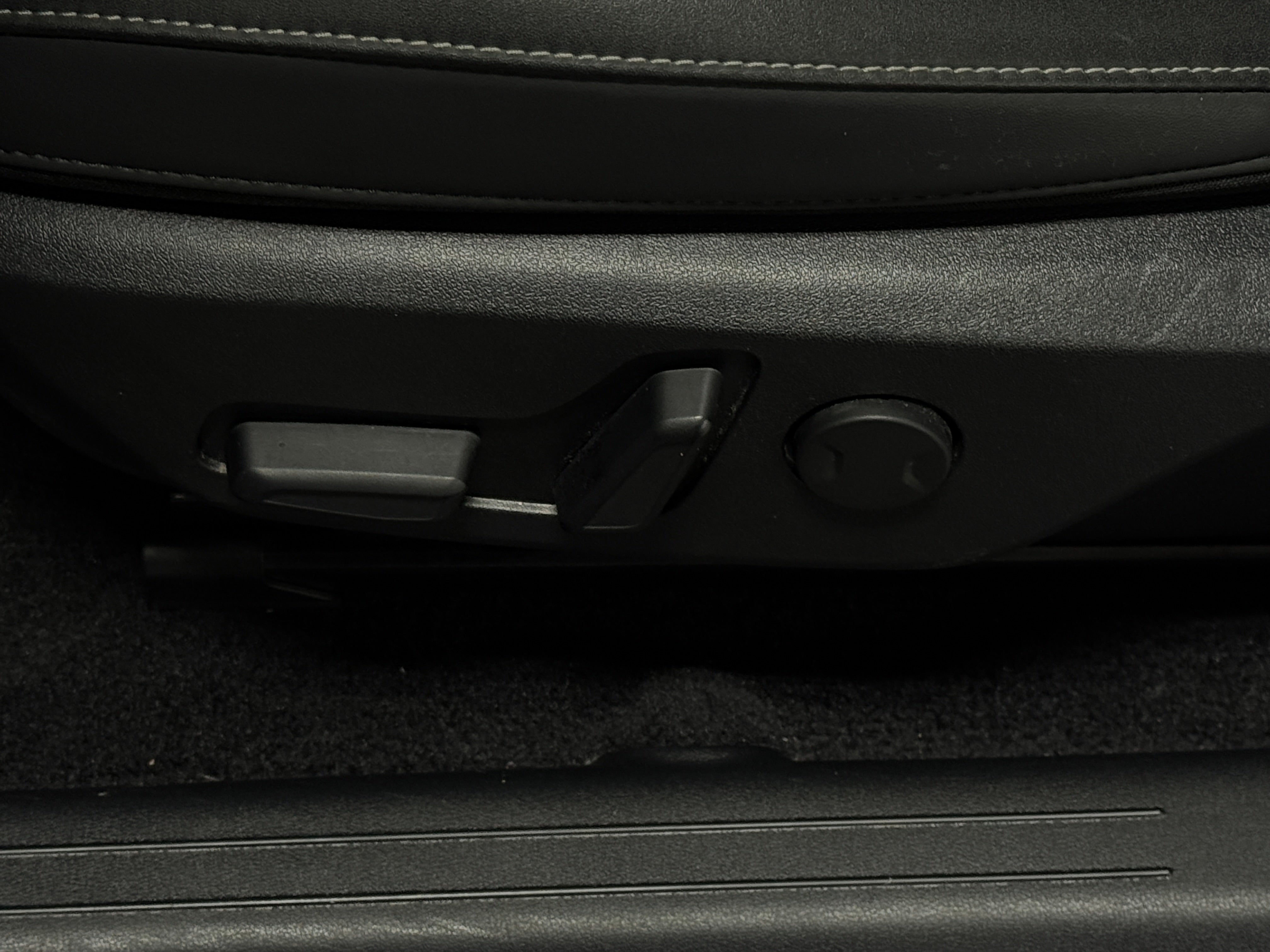 Used 2022 Kia Ev6 Light with VIN KNDC34LB6N5066068 for sale in Auburn, WA