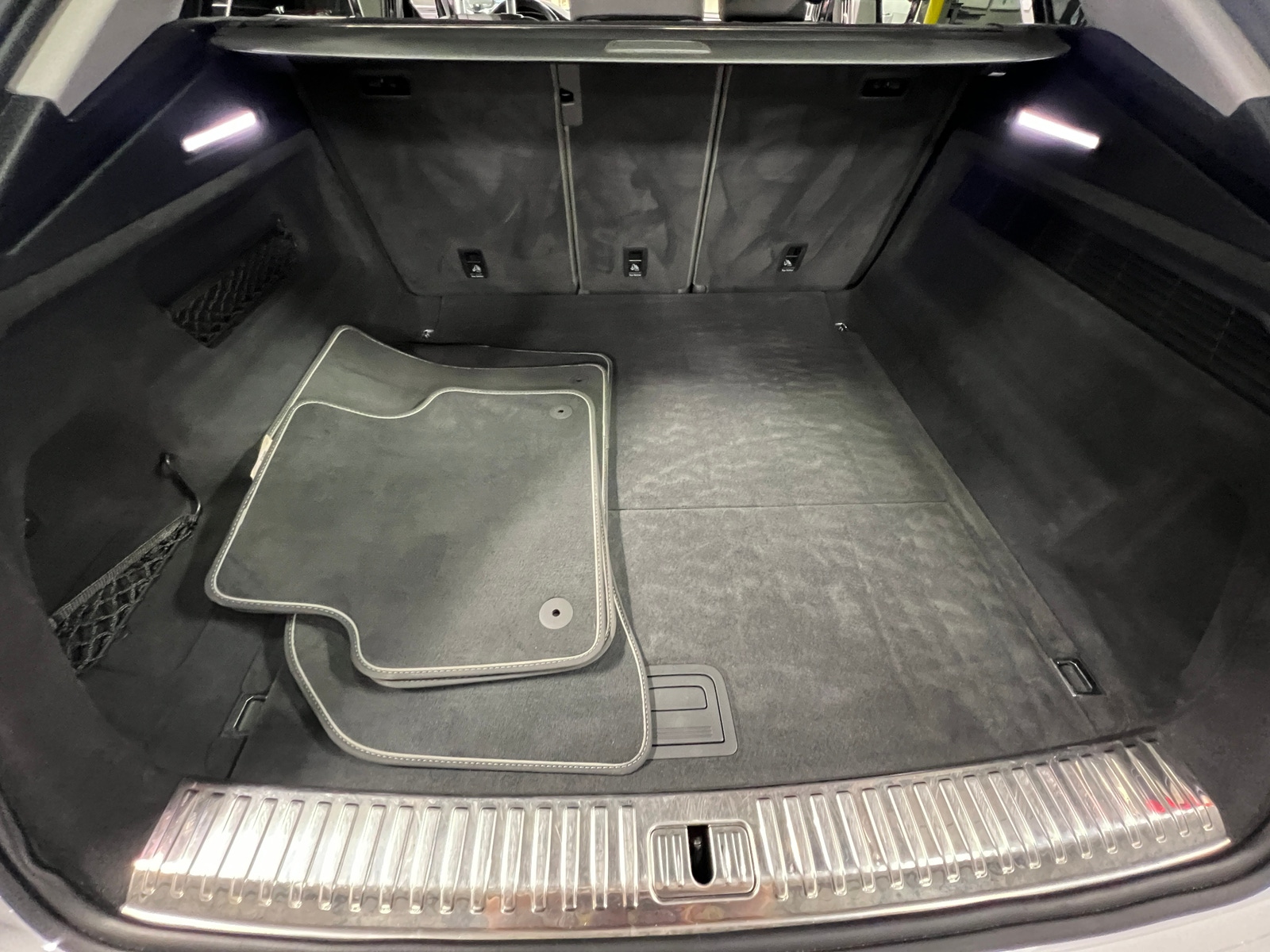 Thumbnail: 2019 Audi Q8 - 6