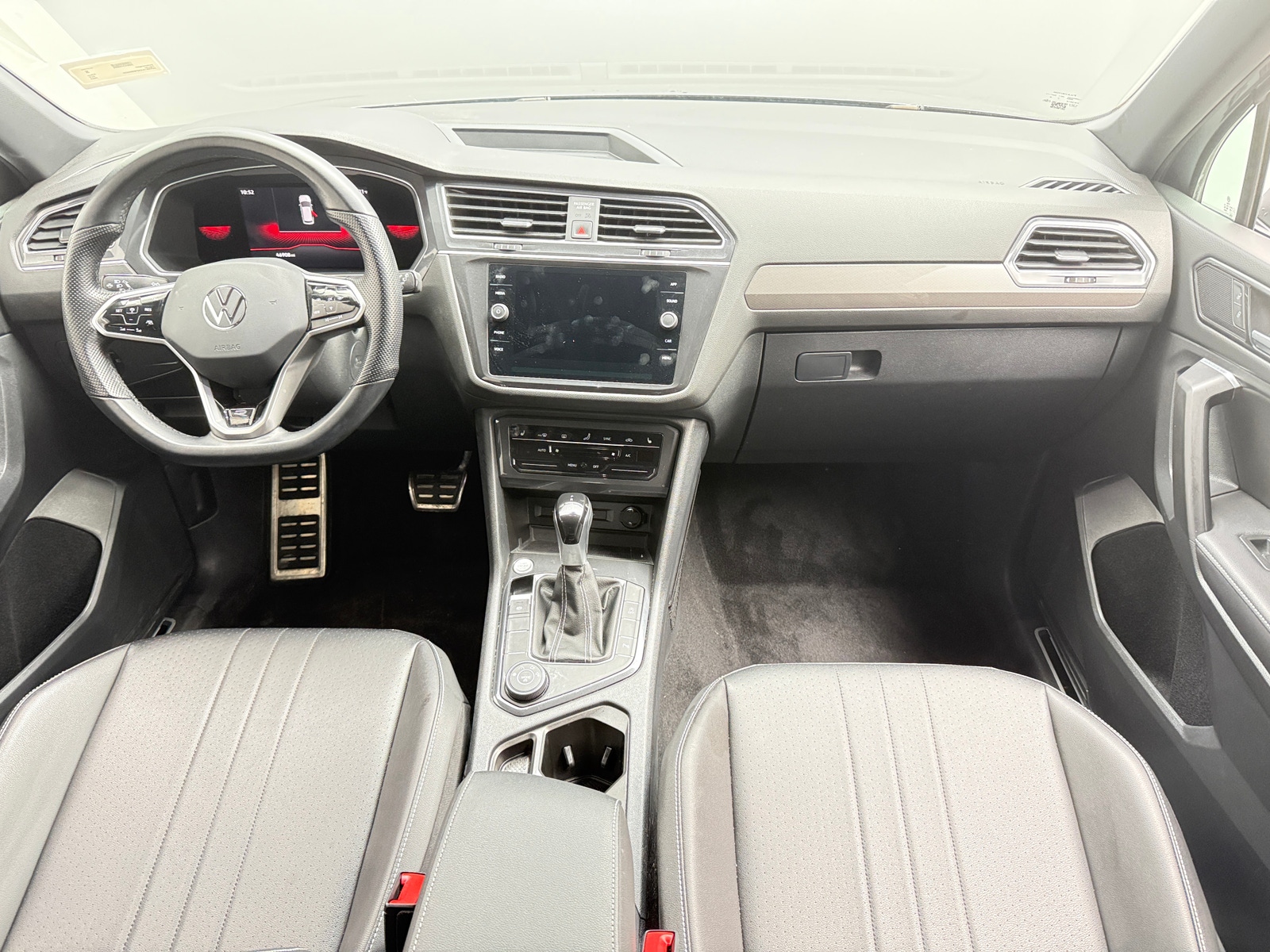 Thumbnail: 2023 Volkswagen Tiguan - 2