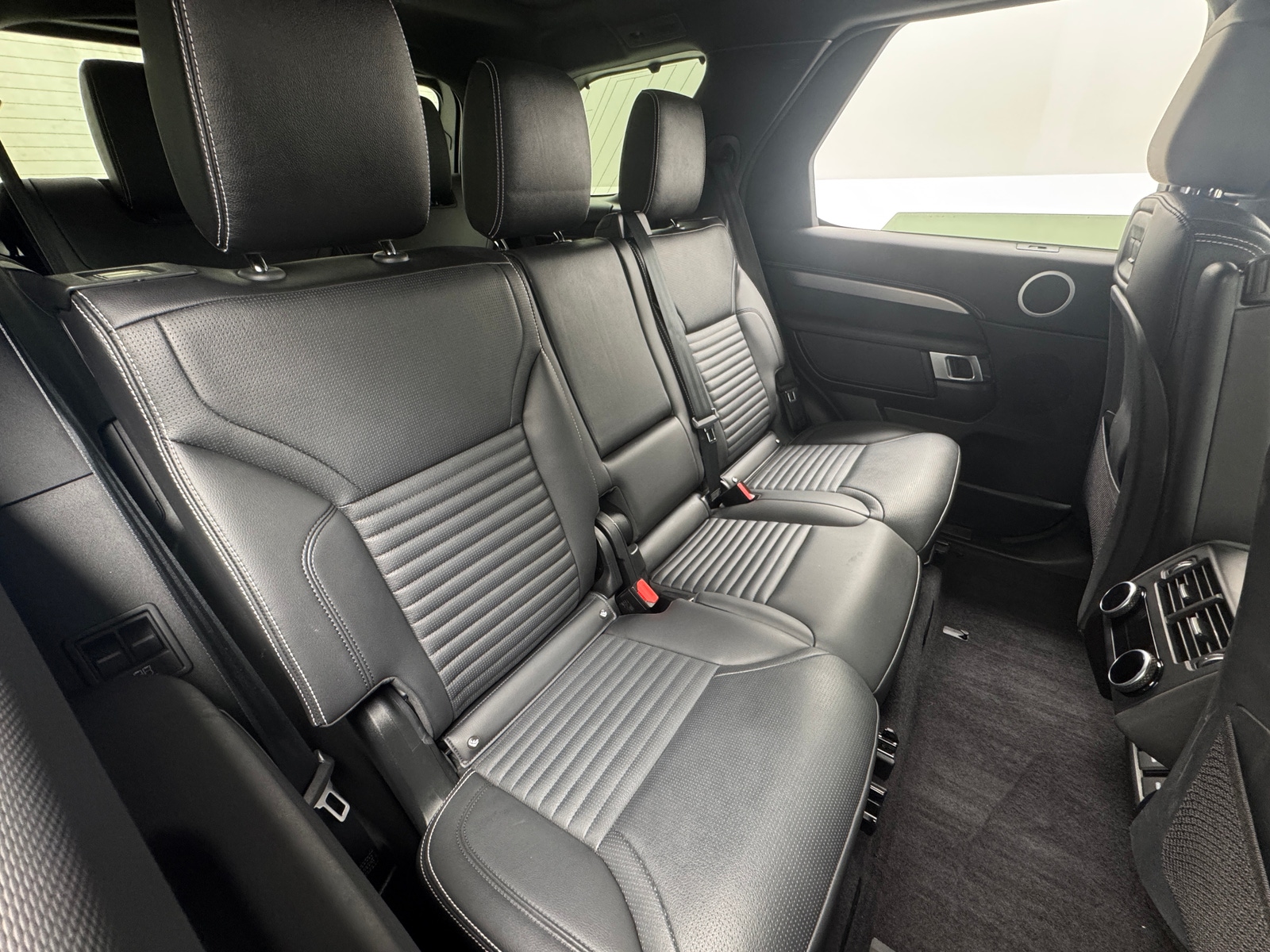 Thumbnail: 2024 Land Rover Discovery - 5